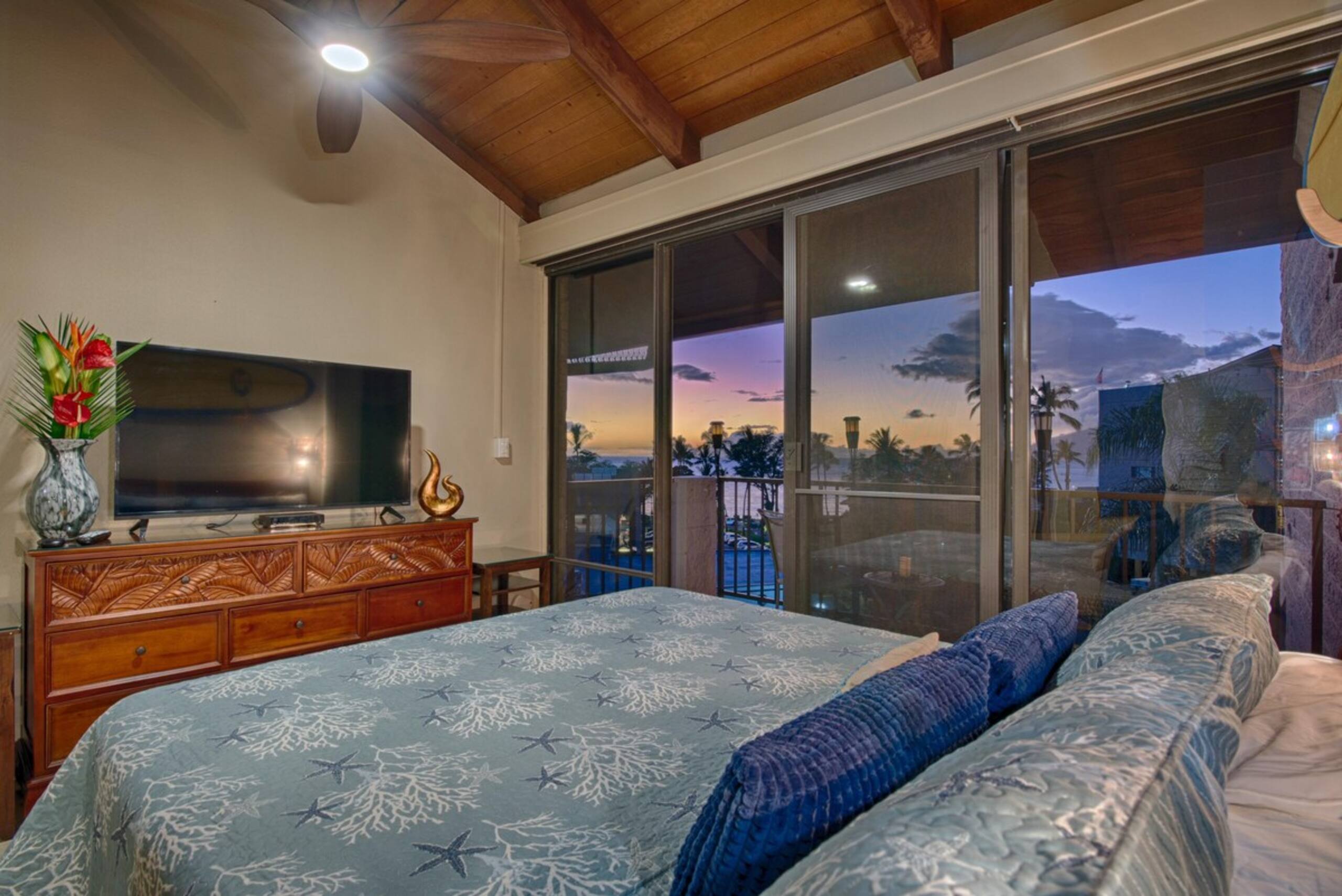 Luxurious 3 Bedroom Penthouse W/ Oceanview Across - Photo 6