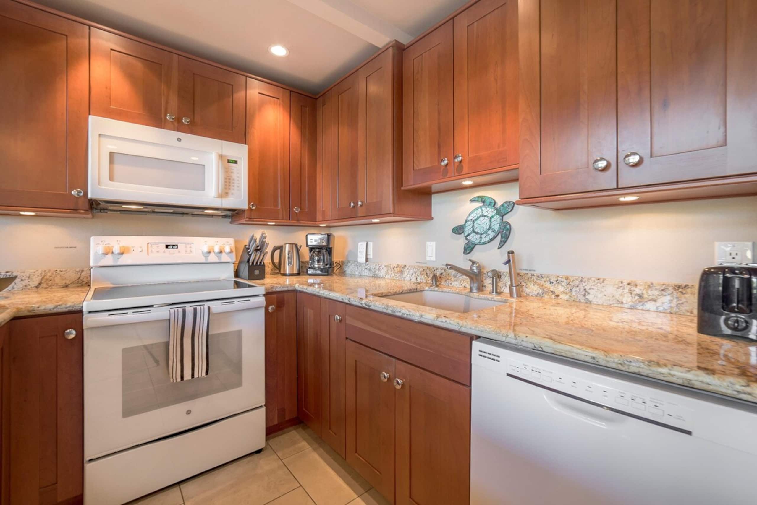 Luxurious 3 Bedroom Penthouse W/ Oceanview Across - Photo 18