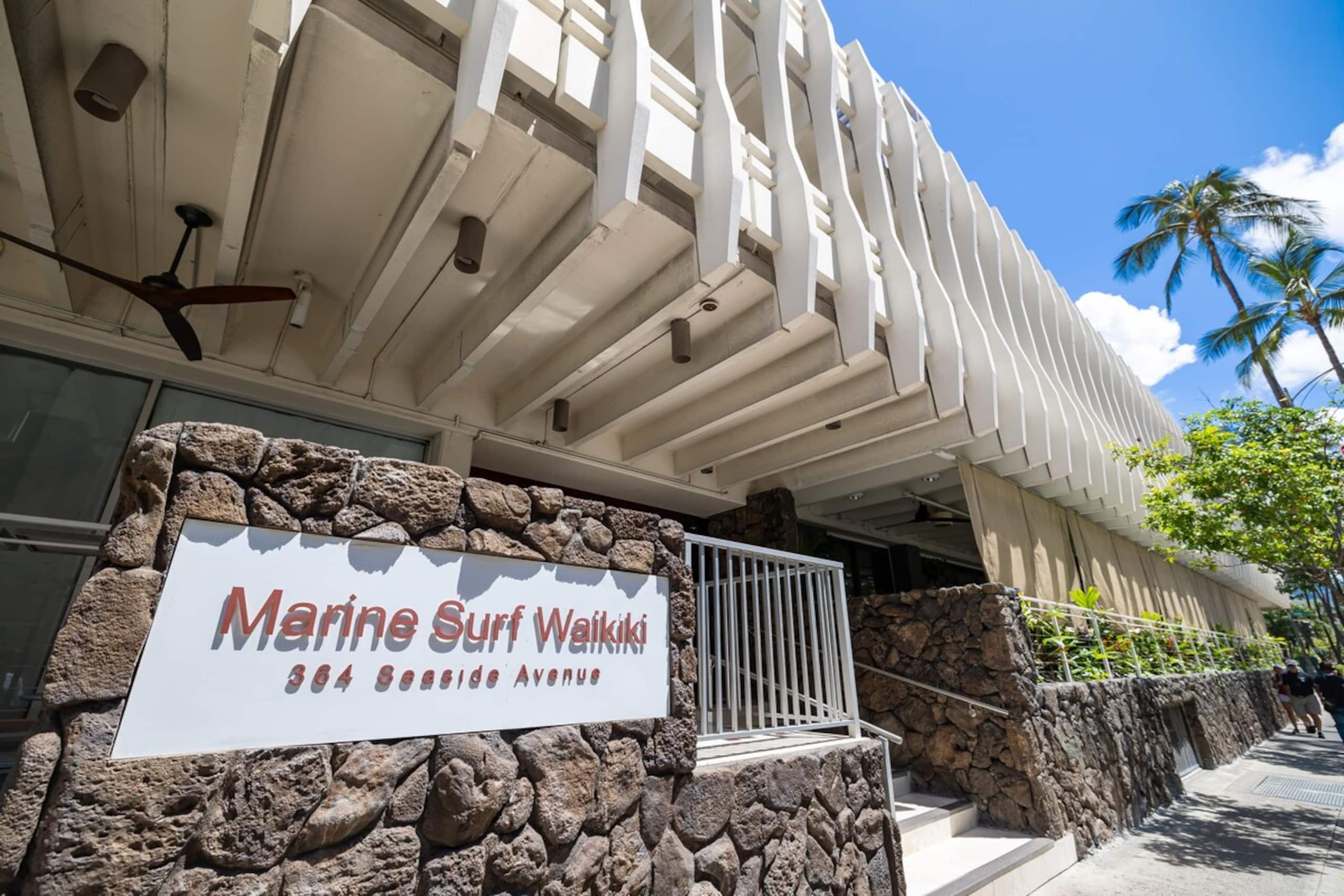 Bright Waikiki Studio, Free Parking+Walk to Beach - Photo 22