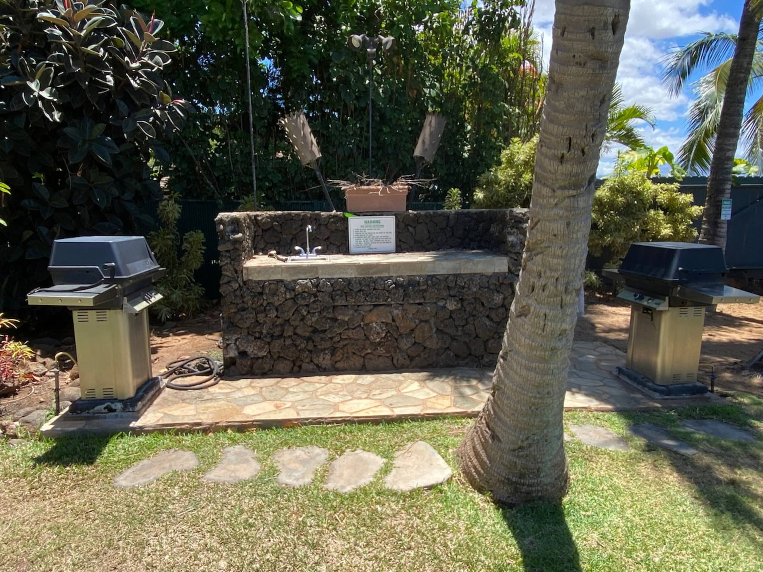 Maalaea Banyans 303 oceanfront, pool, hot tub, w/d - Photo 11