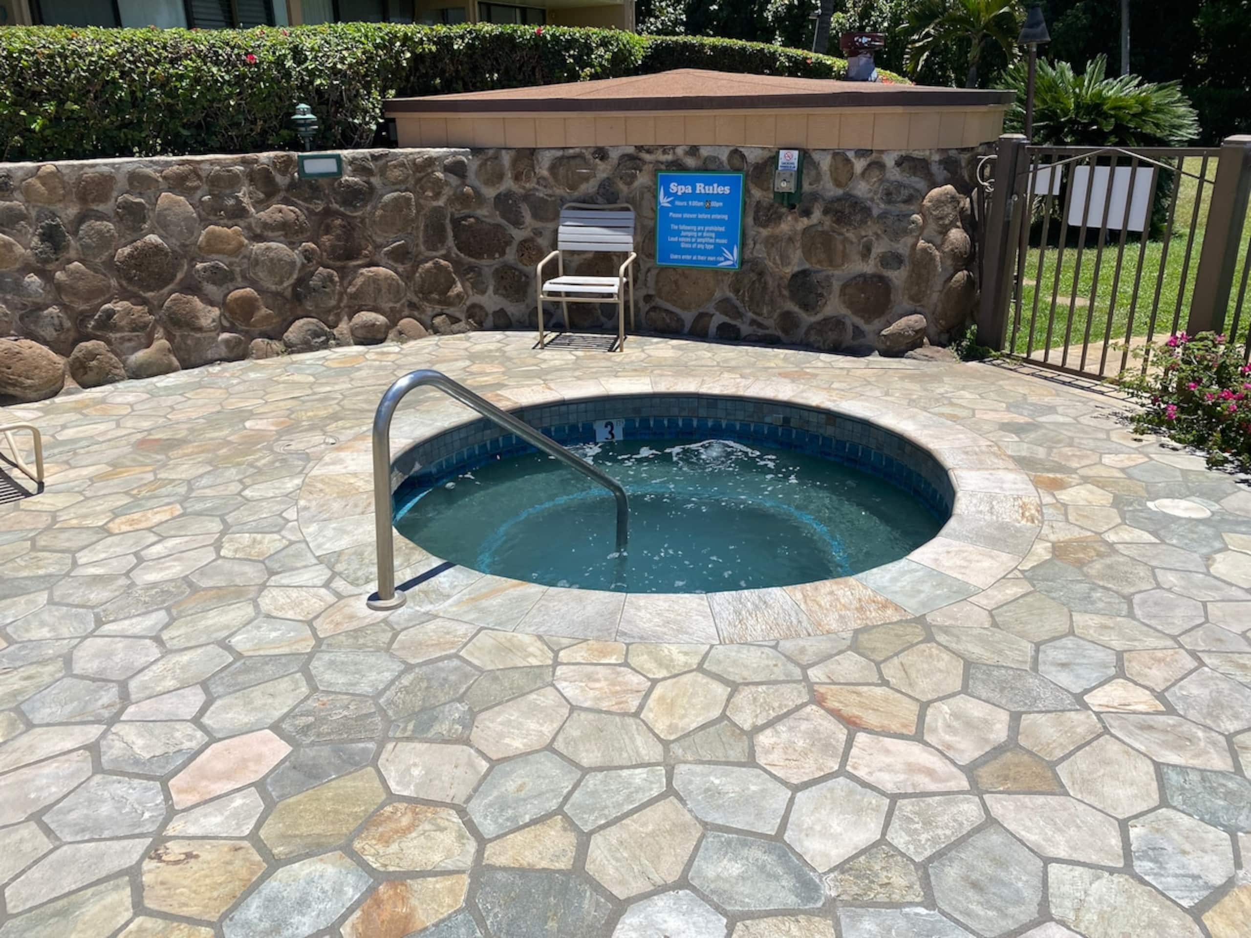 Maalaea Banyans 303 oceanfront, pool, hot tub, w/d - Photo 6