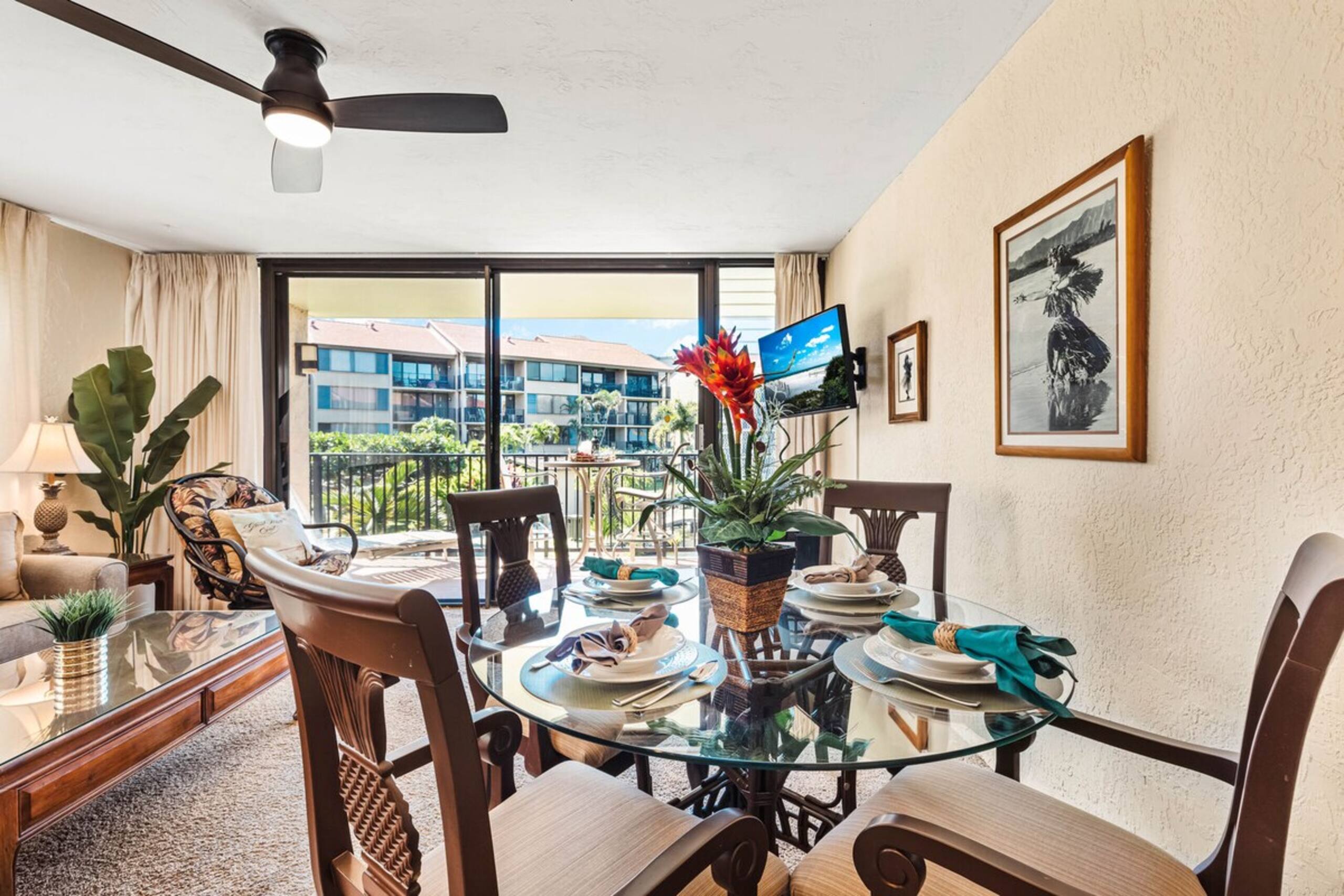 Charming 1bd condo, renovated with ocean views - Photo 5