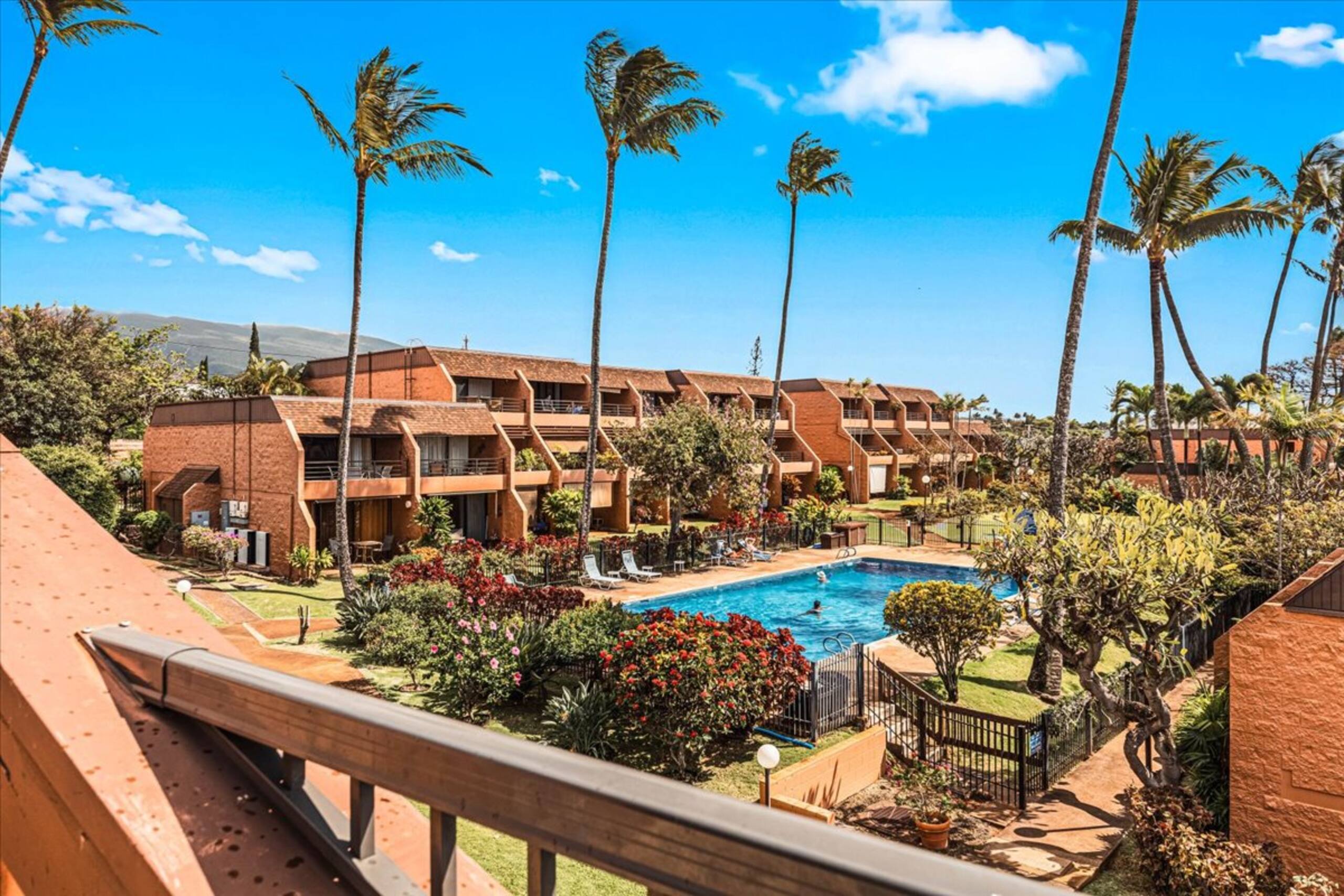 West Maui chic, 2bd condo with sleek, modern style - Photo 8