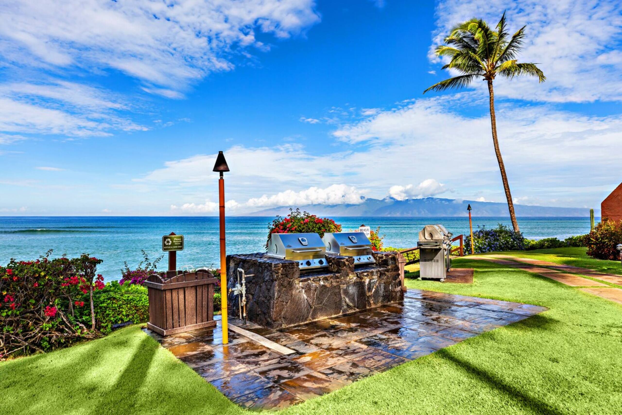 West Maui chic, 2bd condo with sleek, modern style - Photo 27