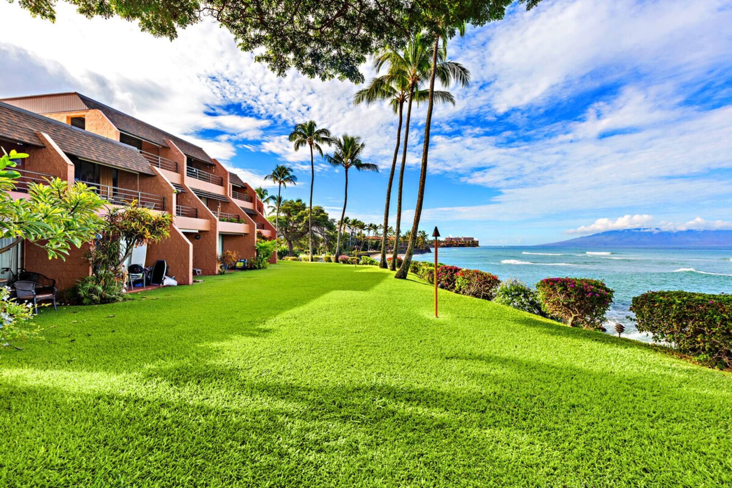 West Maui chic, 2bd condo with sleek, modern style - Photo 30