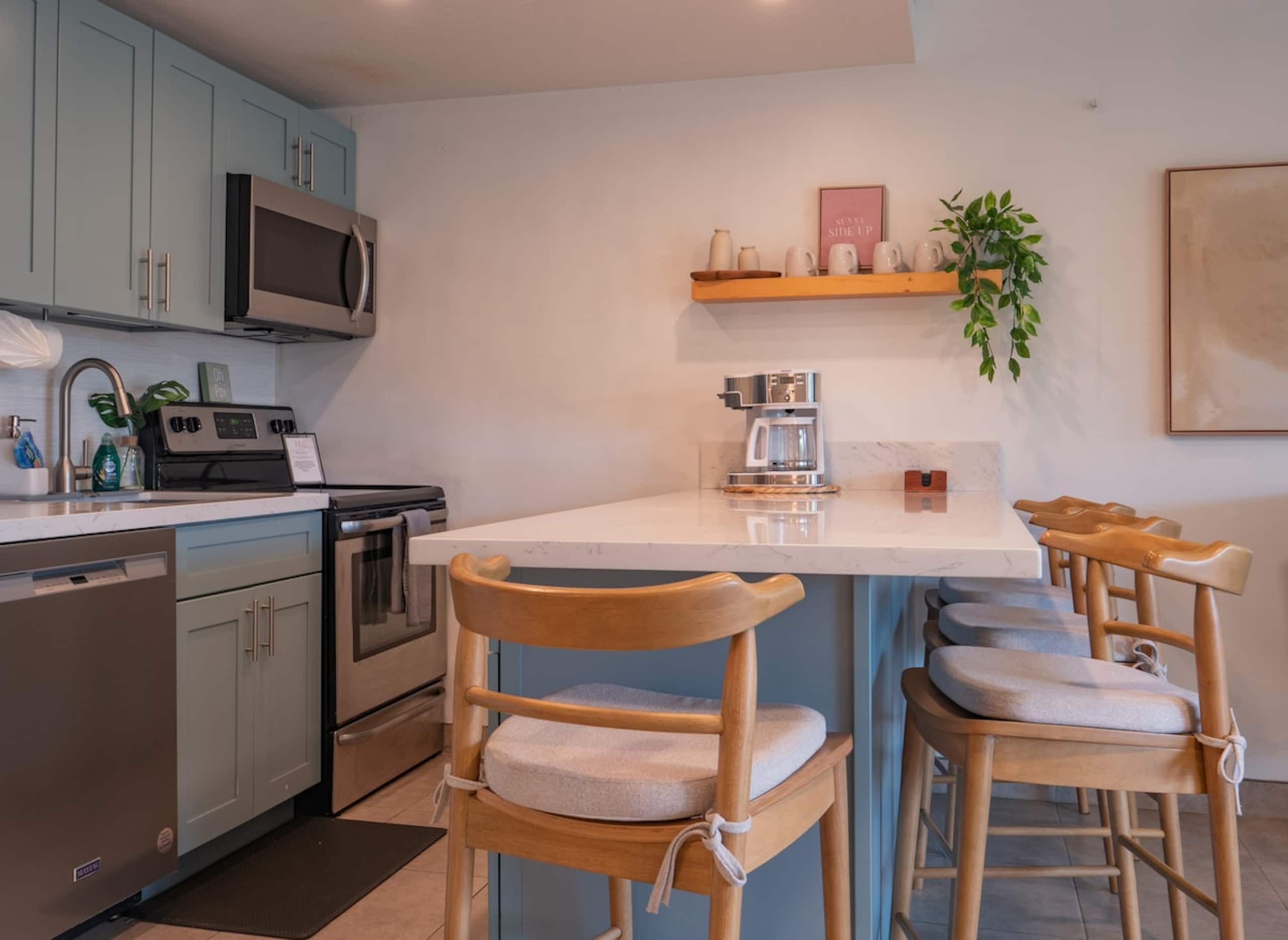 South Mauis Best Vacation Condo, Steps to Beach - Photo 5