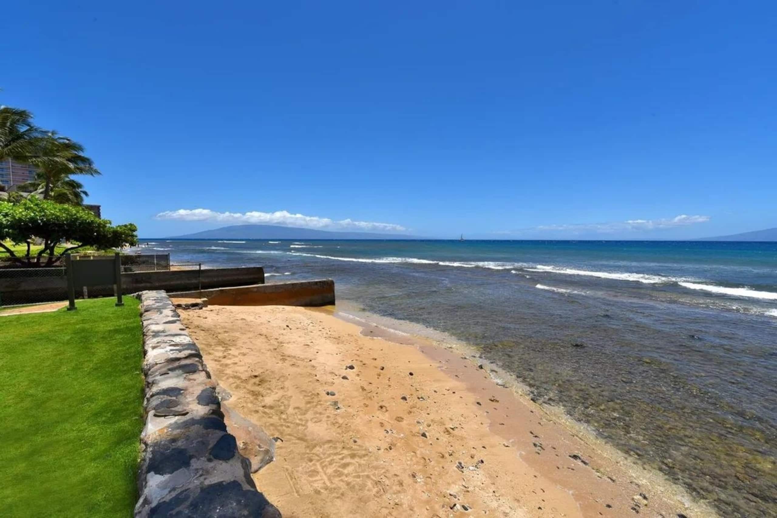 Papakea Oceanfront Resort, King Bed, 1st FL Studio - Photo 28