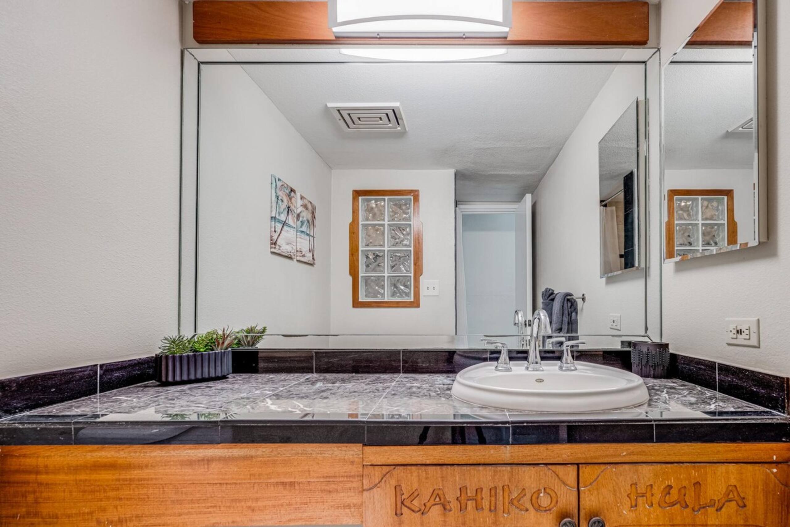 Large 3 Bedroom Condo Across From Beach Pool & Ho - Photo 31