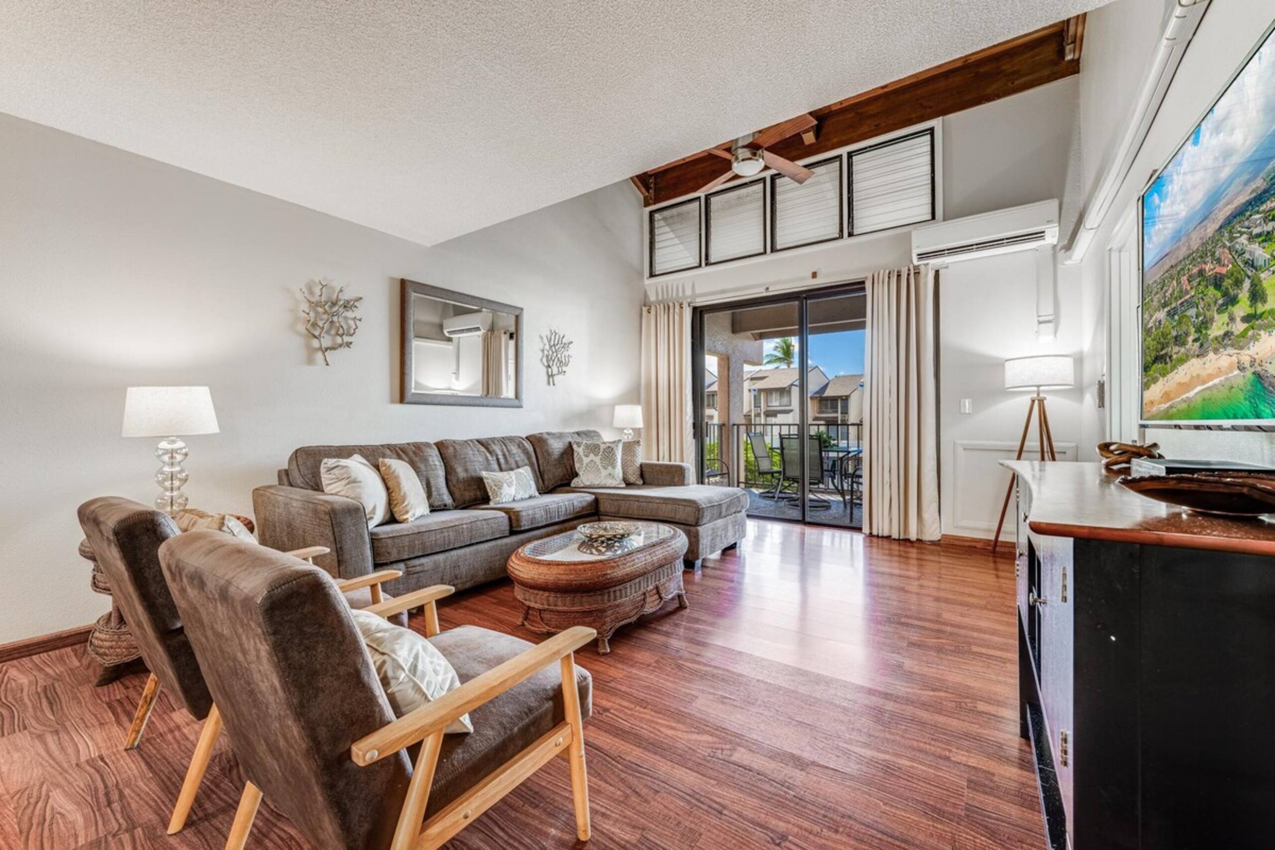Large 3 Bedroom Condo Across From Beach Pool & Ho - Photo 9