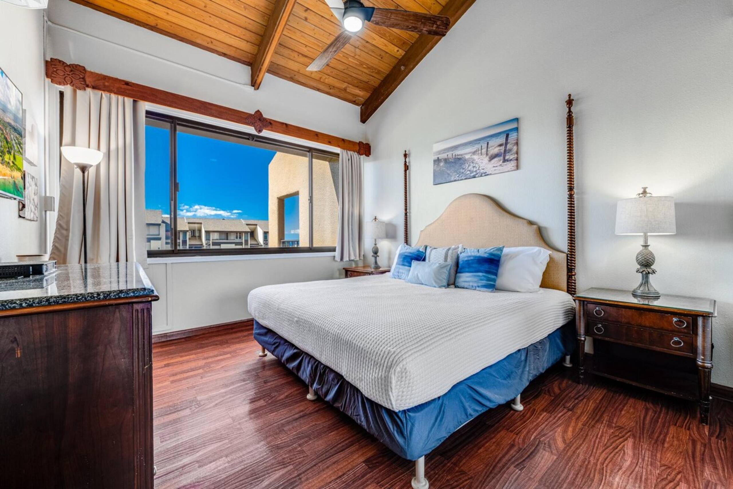Large 3 Bedroom Condo Across From Beach Pool & Ho - Photo 15