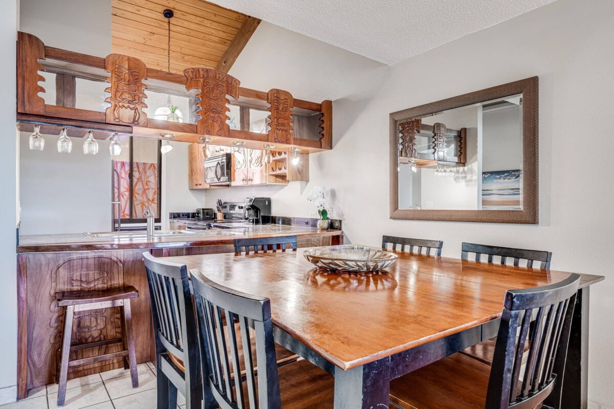 Large 3 Bedroom Condo Across From Beach Pool & Ho - Photo 10