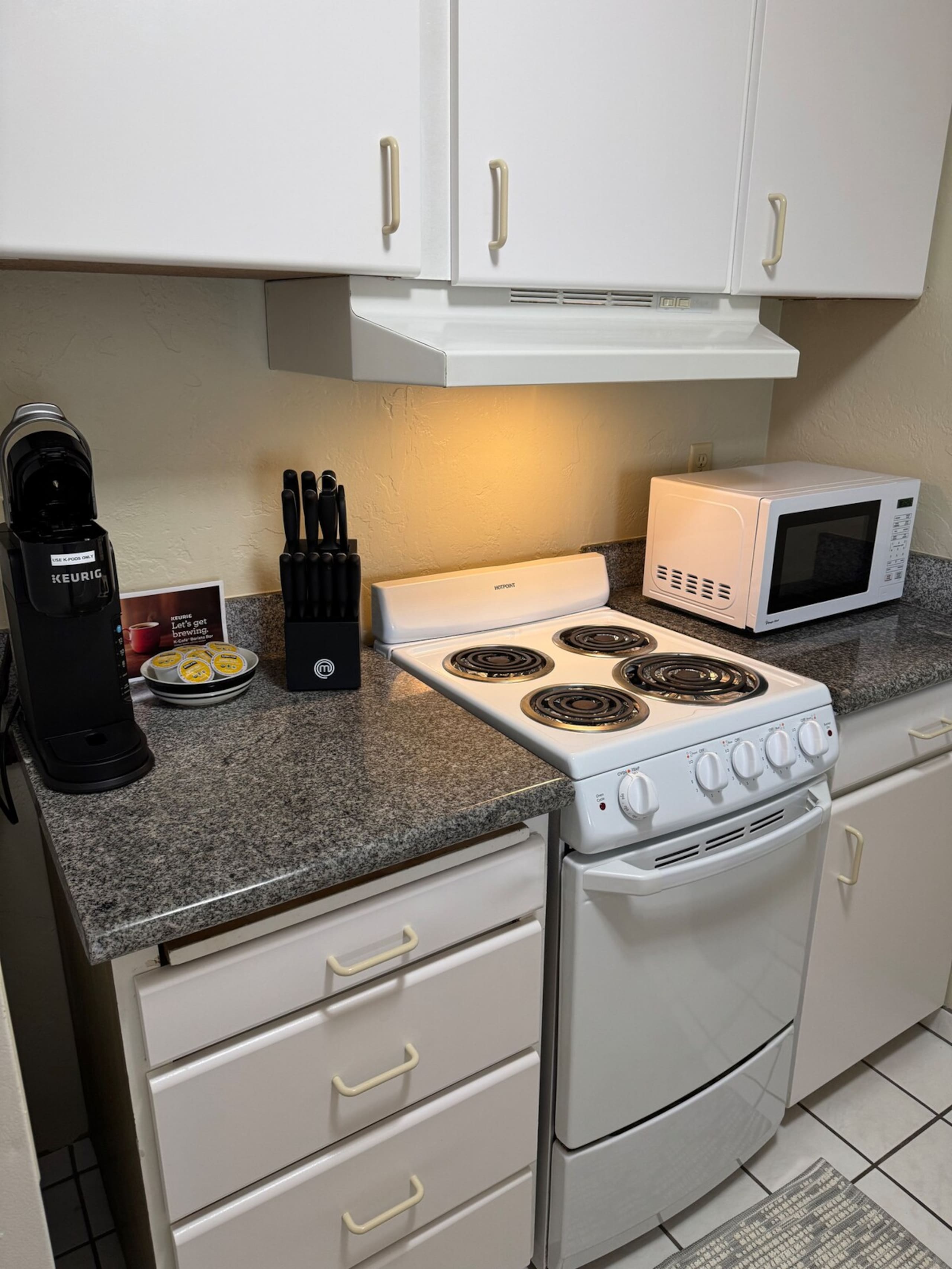 Ocean View, Fully AC'd, 1 Bed/Ba, Full Kitchen - Photo 15