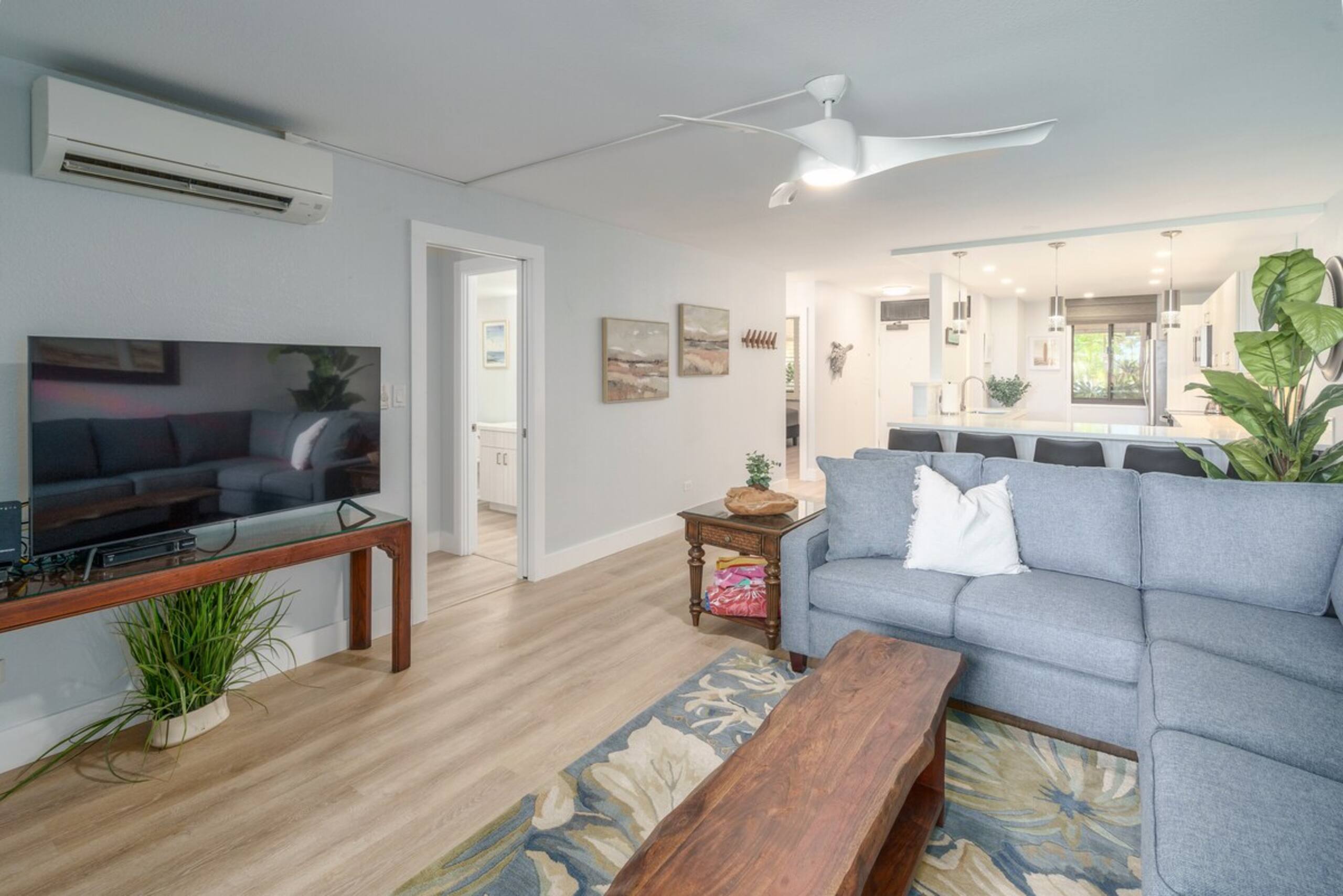 Newly Remodeled-Rare 2 Bedroom Ground Floor-AC - Photo 9