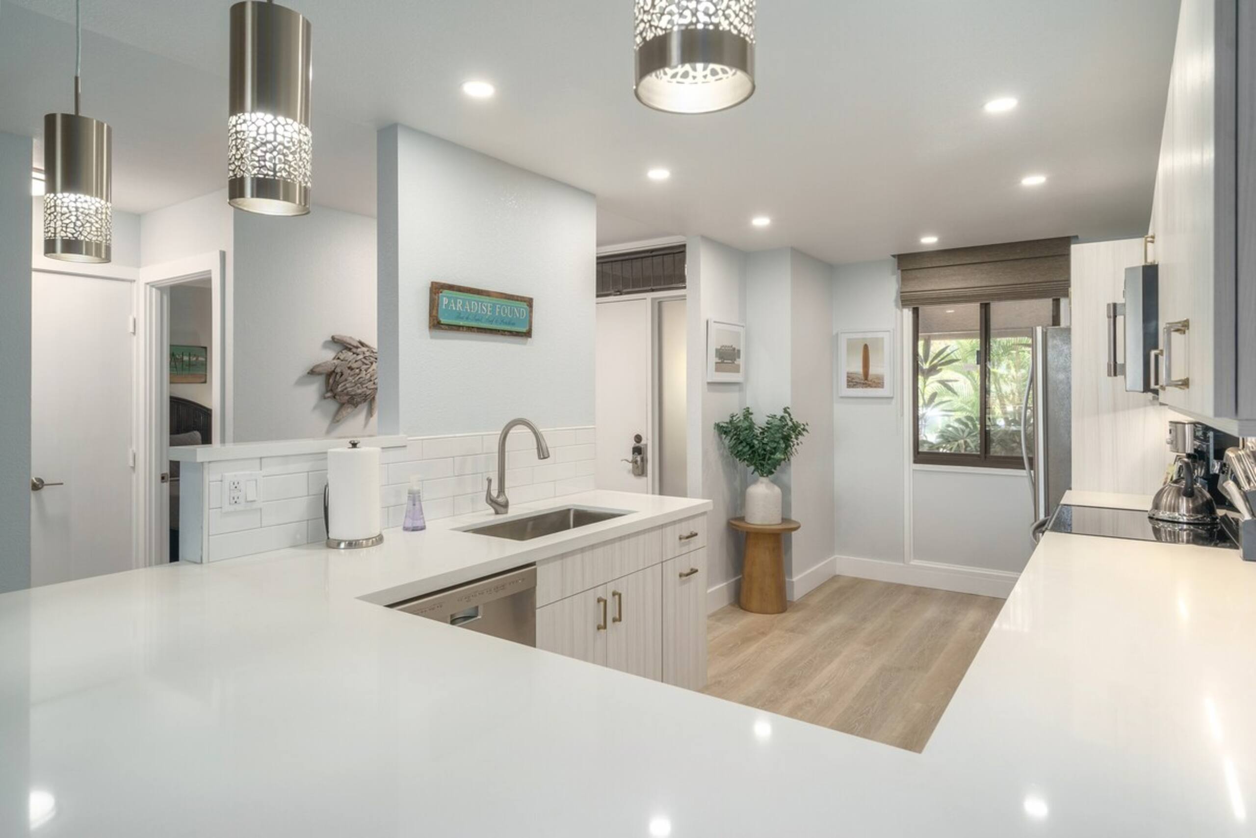 Newly Remodeled-Rare 2 Bedroom Ground Floor-AC - Photo 16