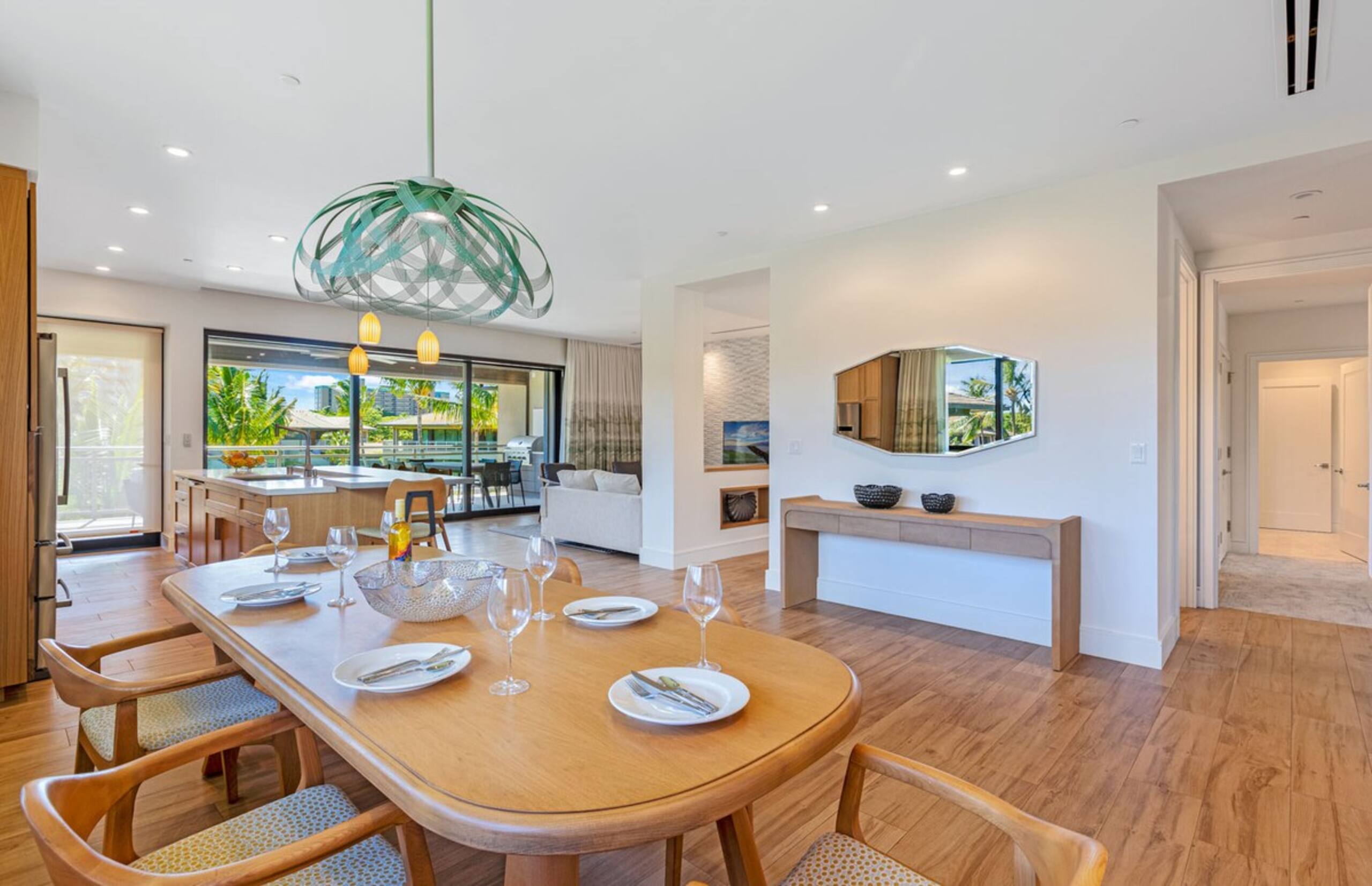 Elevated Villas with Modern Design, 6 Bedrooms - Photo 5
