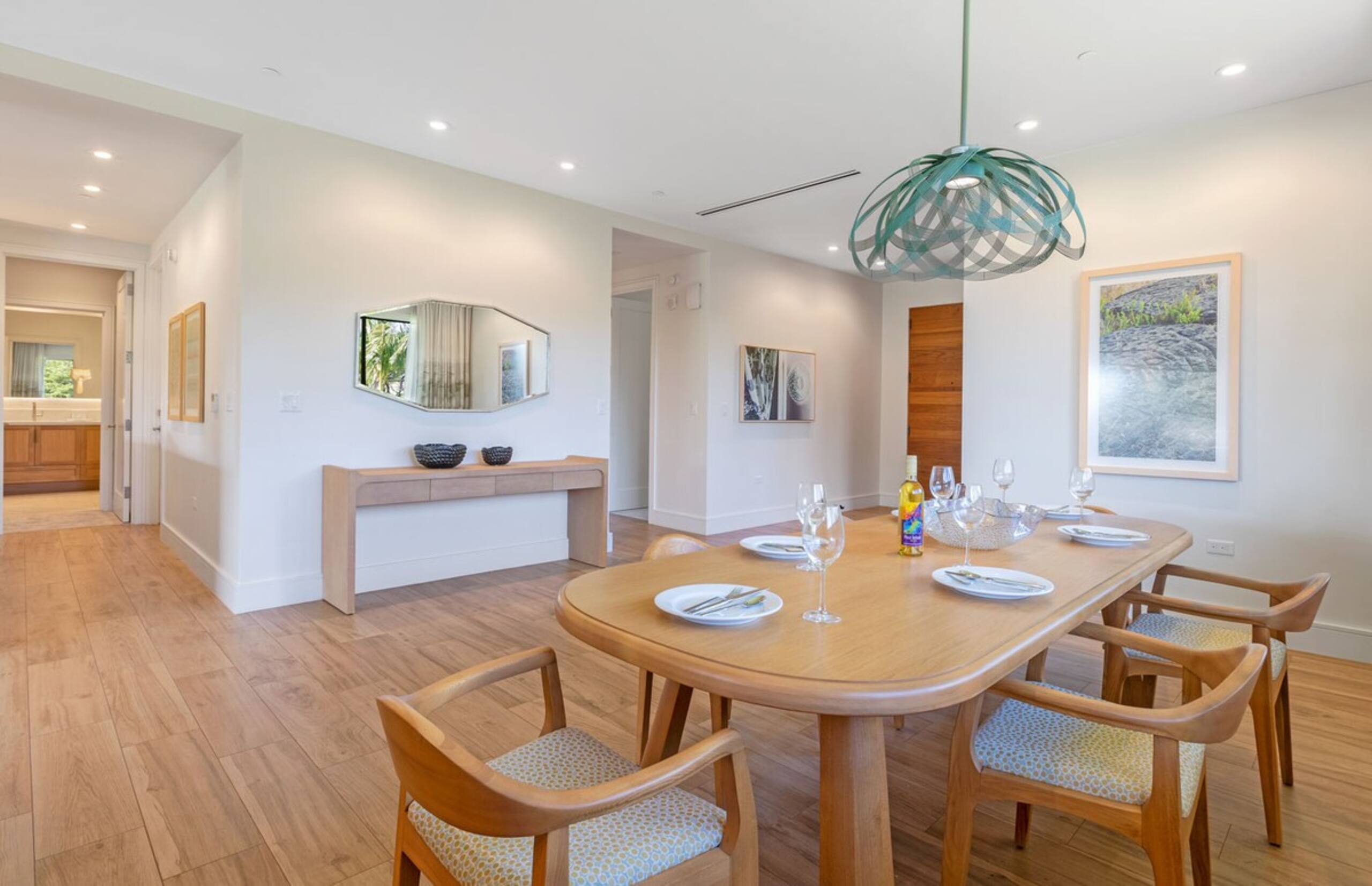 Elevated Villas with Modern Design, 6 Bedrooms - Photo 6