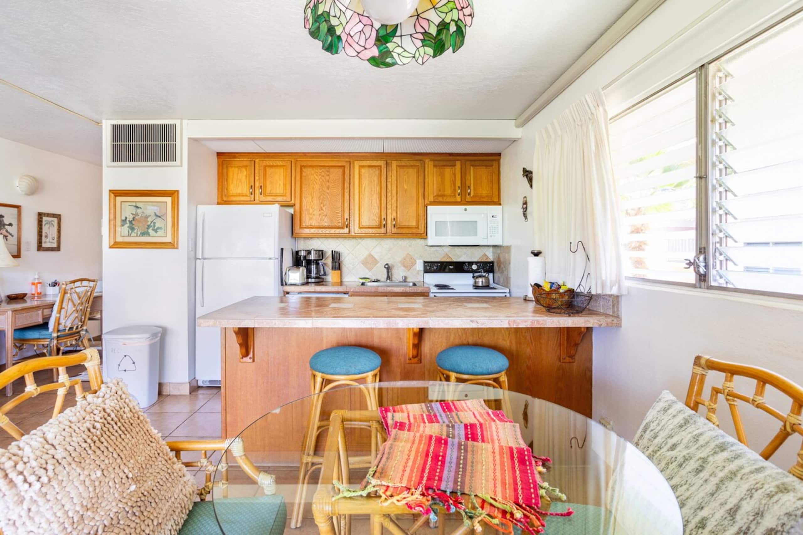 Maui Condo across fm Kam 2 in HOTEL Zoned Resort - Photo 18