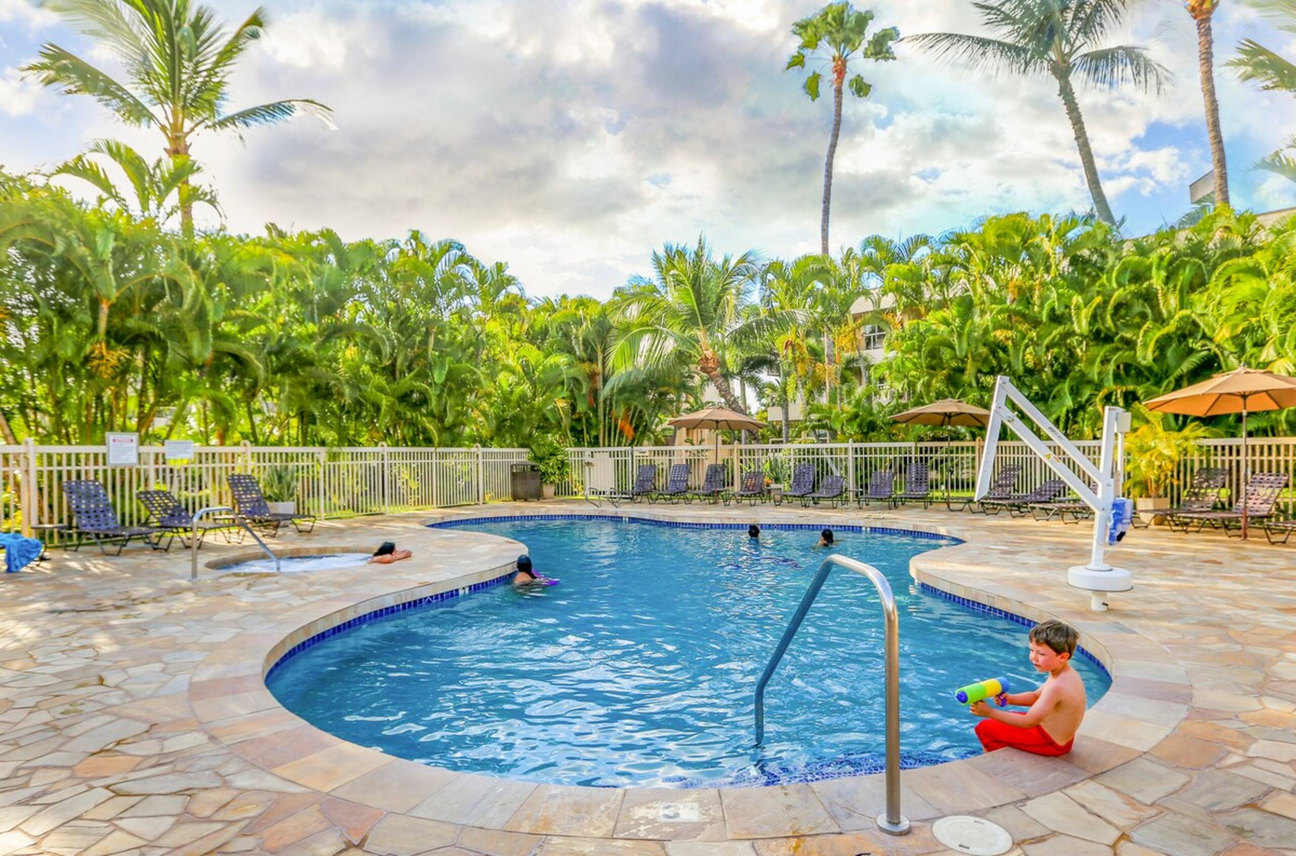 Maui Banyan Studio, King Bed, Steps to Kam2 Beach - Photo 30