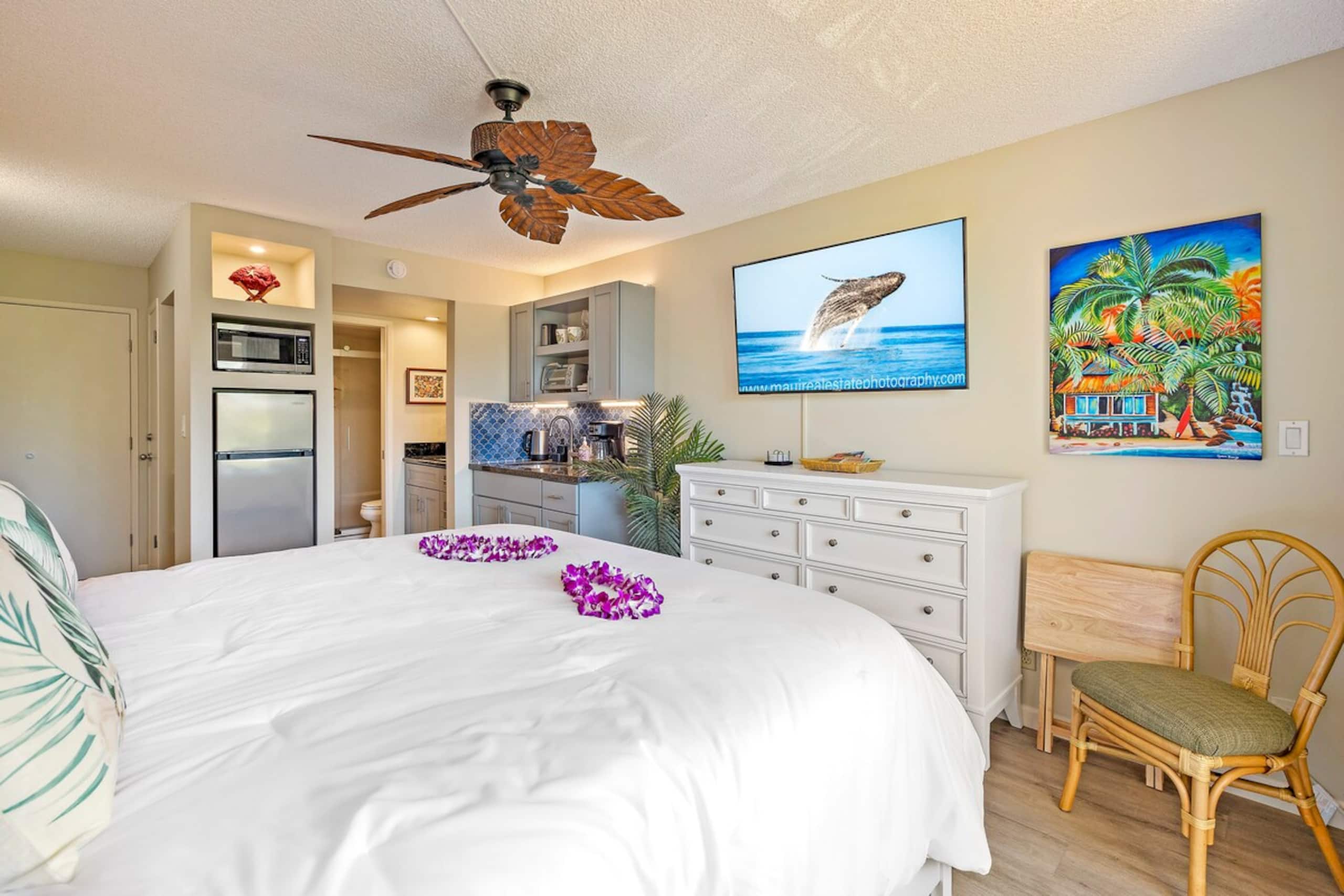 Maui Banyan Studio, King Bed, Steps to Kam2 Beach - Photo 2