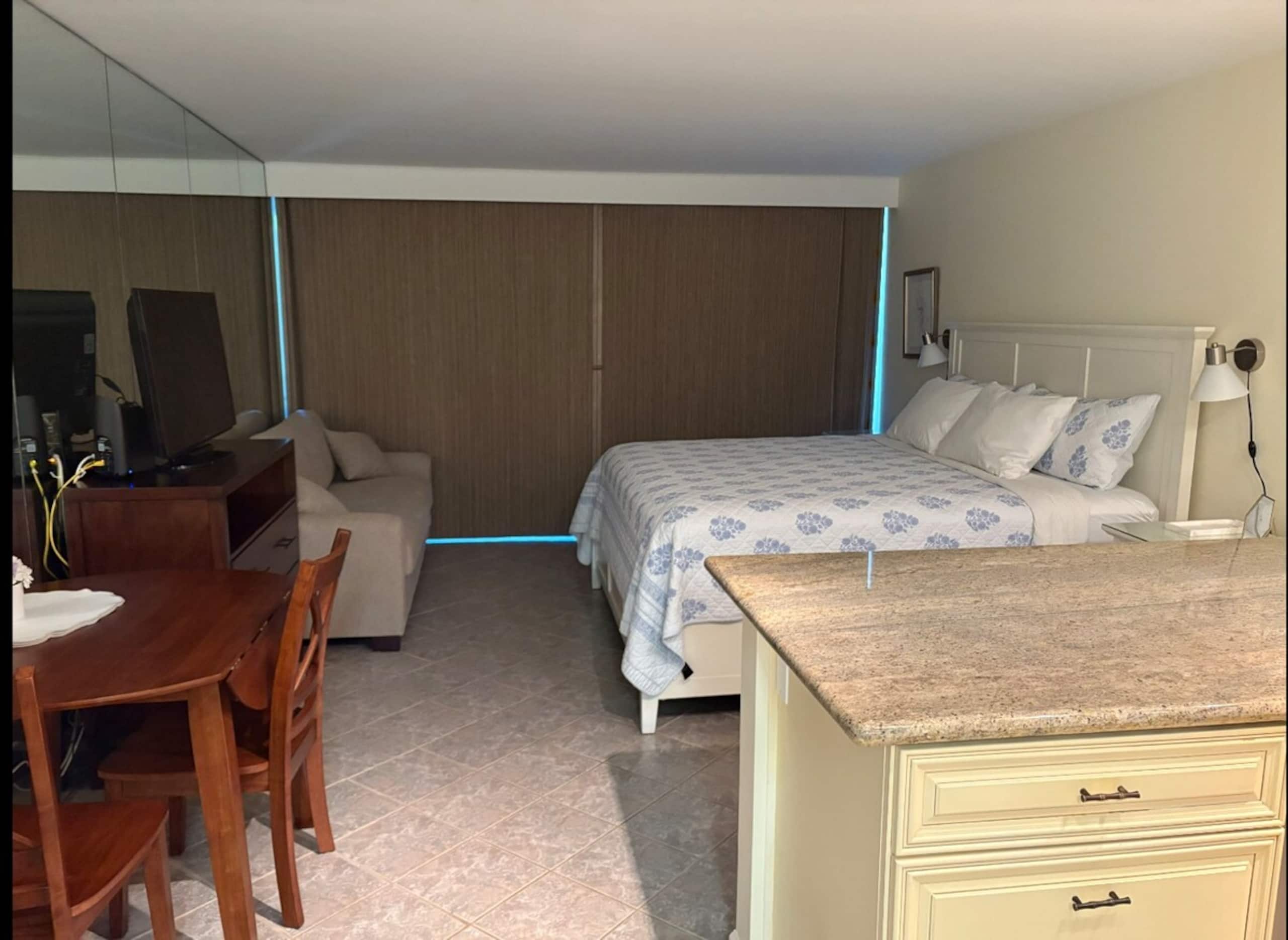 Lahaina Shores Beach Resort 406 Mountain View - Photo 37