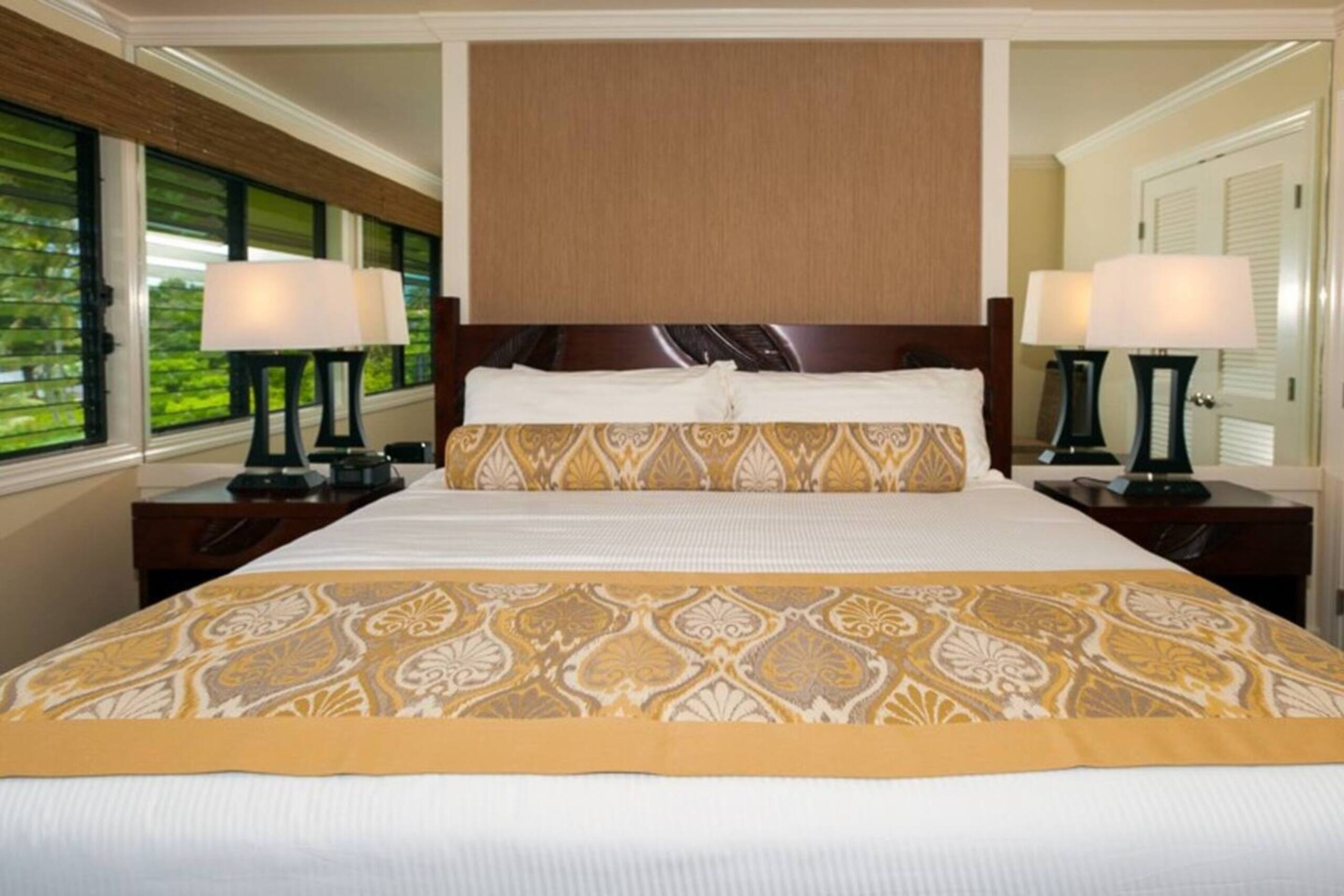 Luxurious Seaside Retreat Heated Pool & Jacuzzi - Photo 17