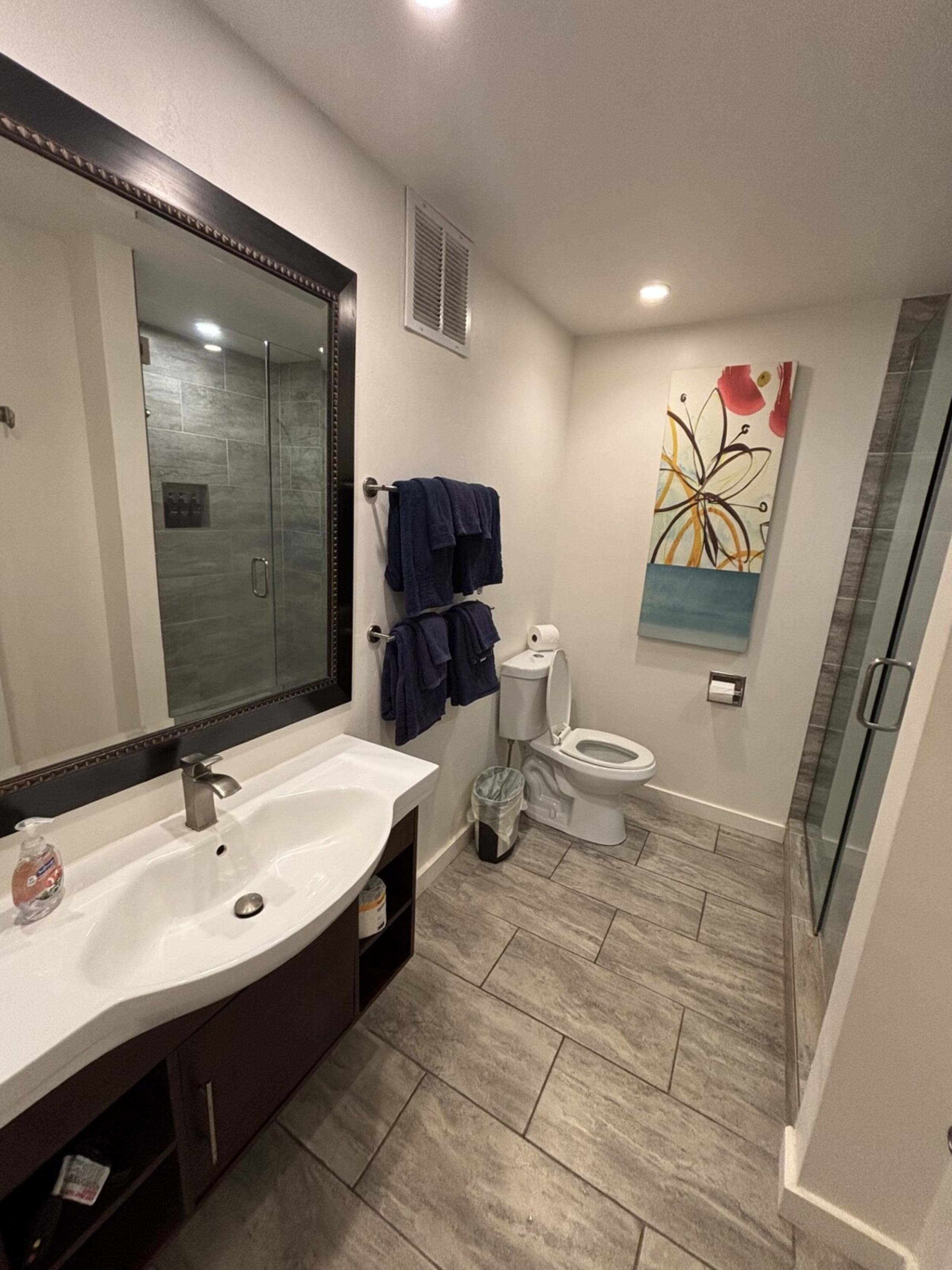 Beautifully updated ocean front condo - Photo 8