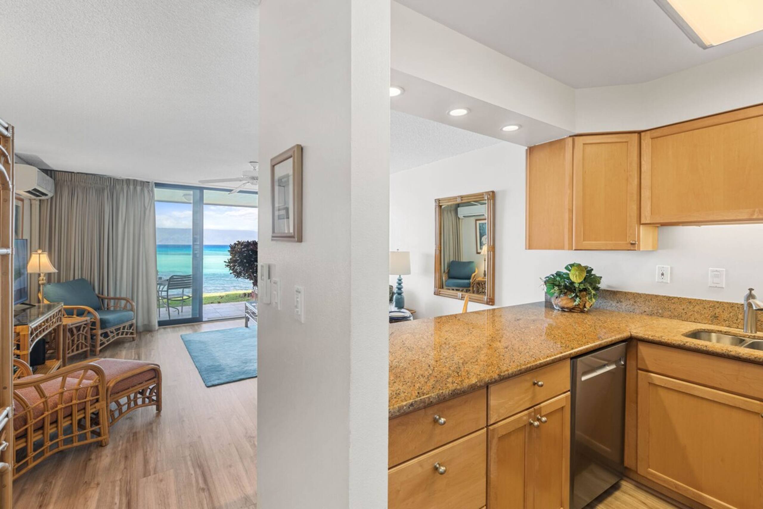 Whale Watching from your lanai, unbeatable views - Photo 17