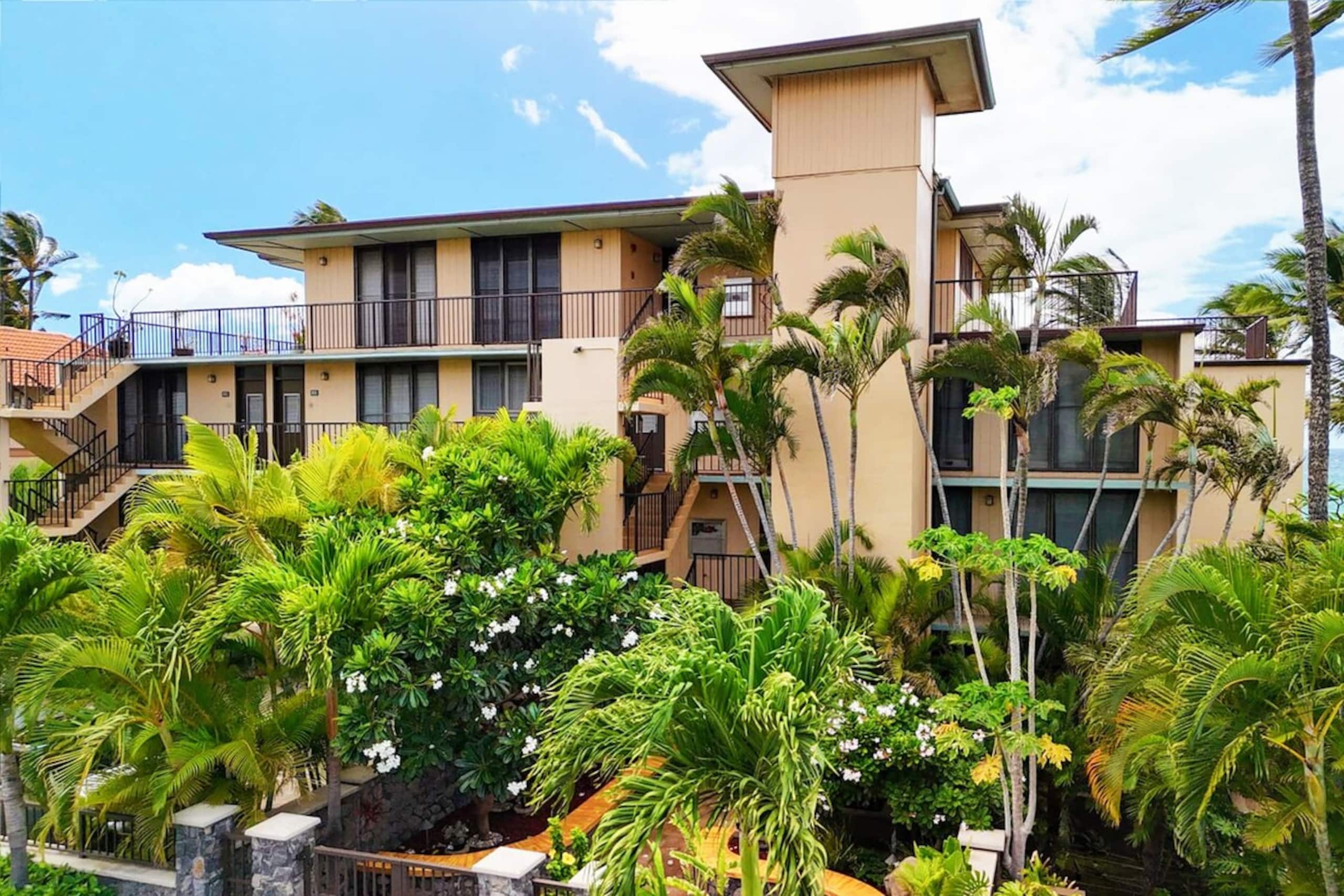 Oceanfront Maui Condo with a Fantastic Ocean View - Photo 25