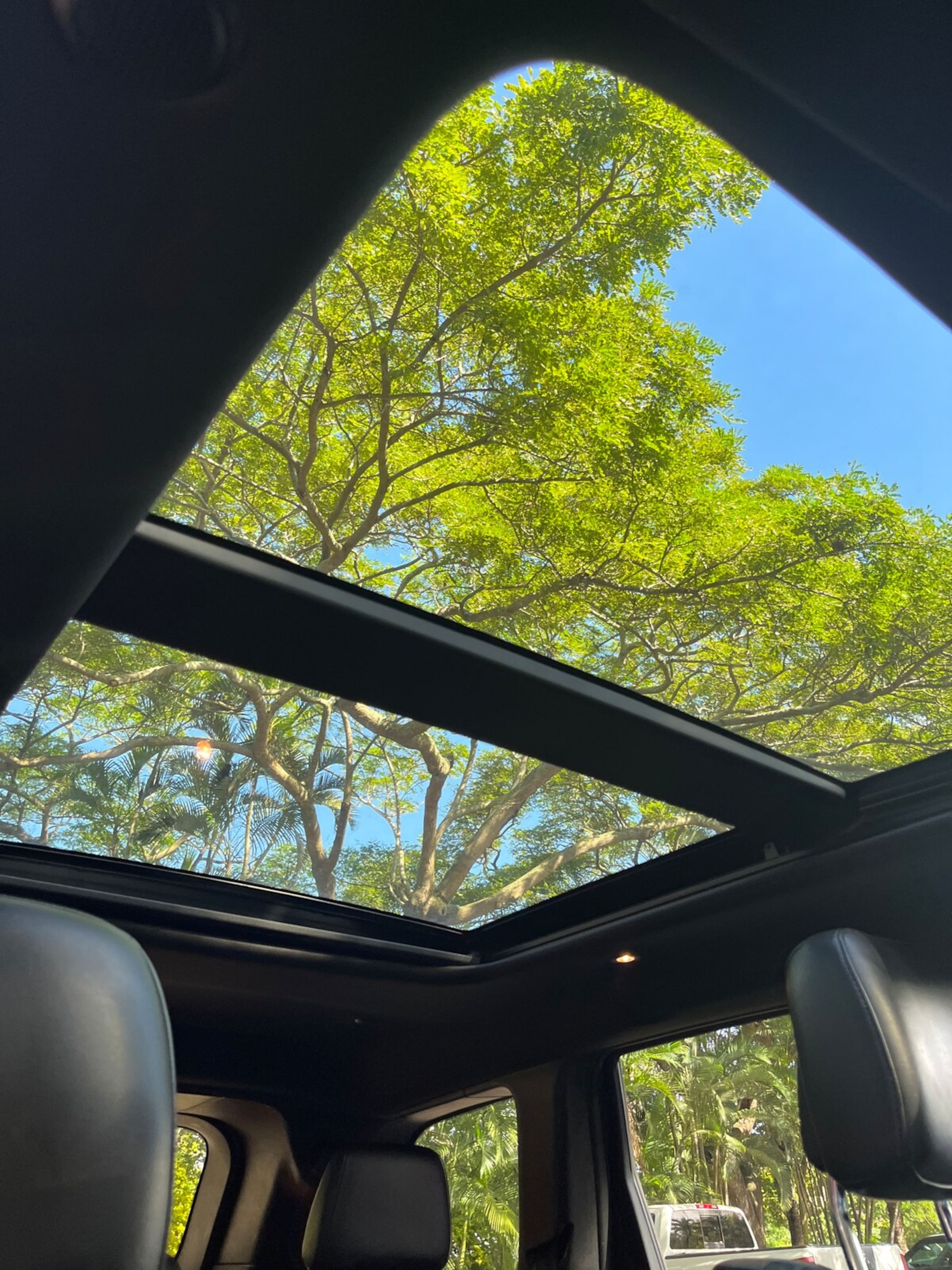 Ask about Jeep Grand Cherokee. A/C in bedroom - Photo 59