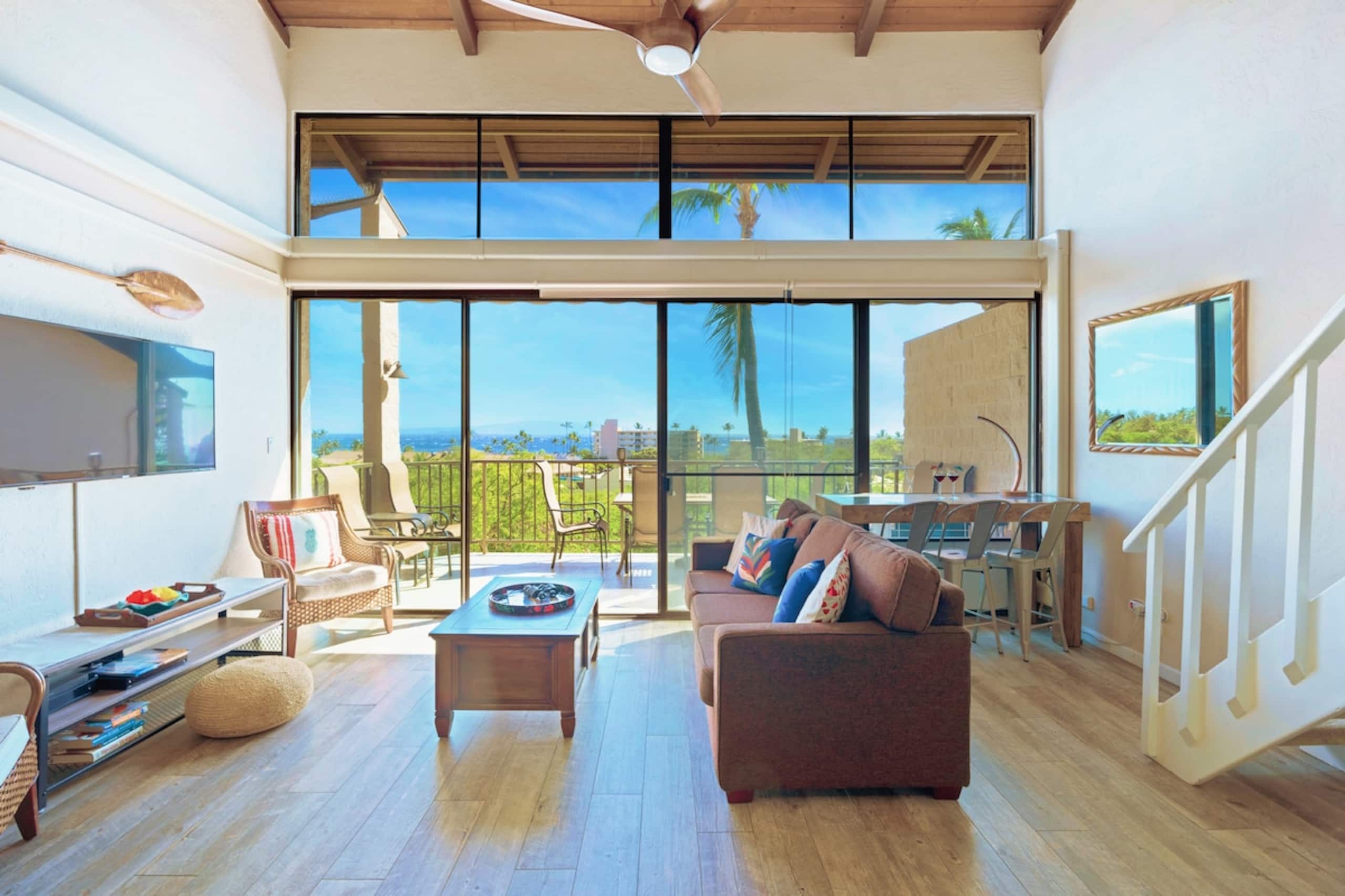 3BR Penthouse Paradise views & steps to beach - Photo 1