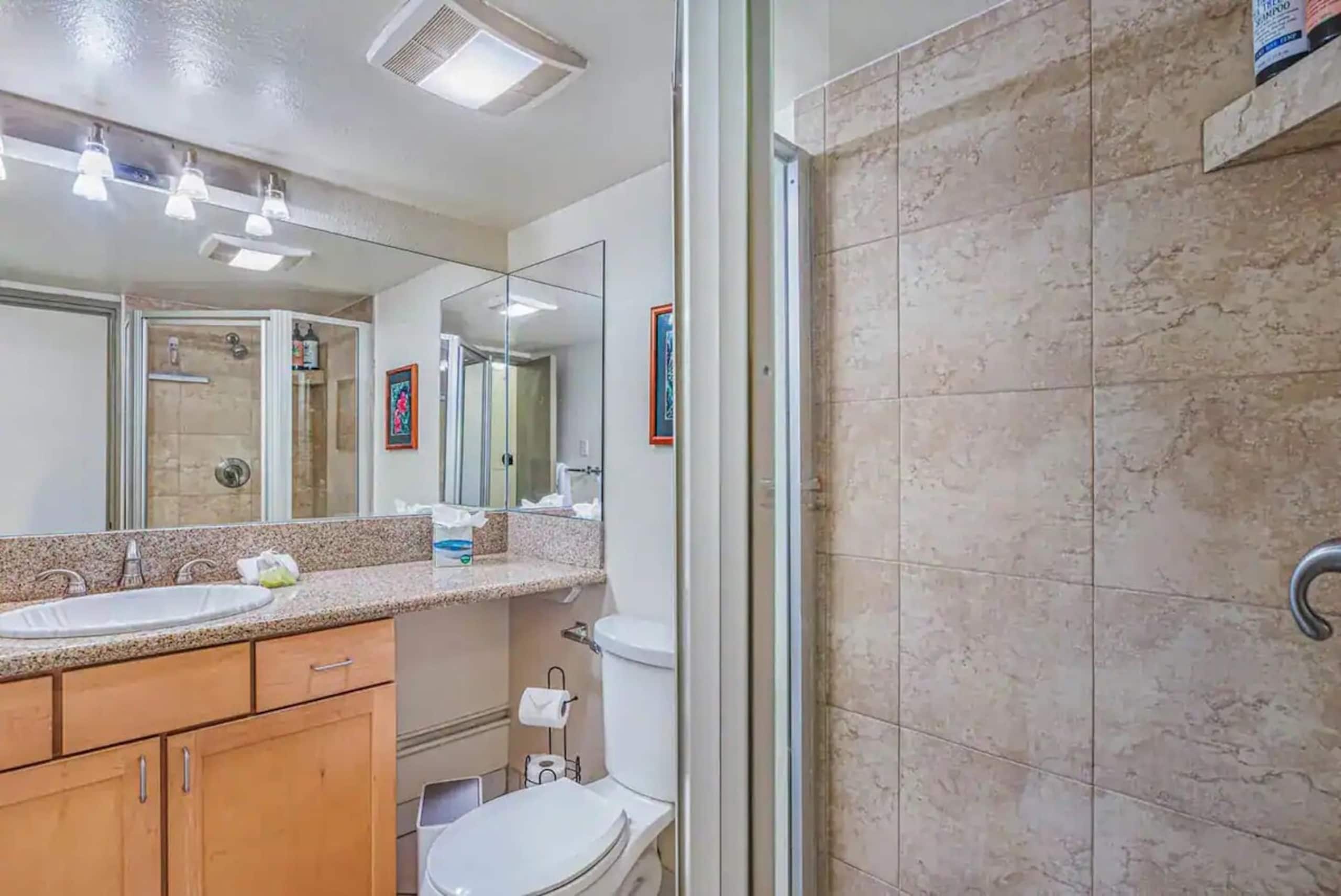 Walk to Beach, Ocean View, Two Baths, Pool - Photo 12
