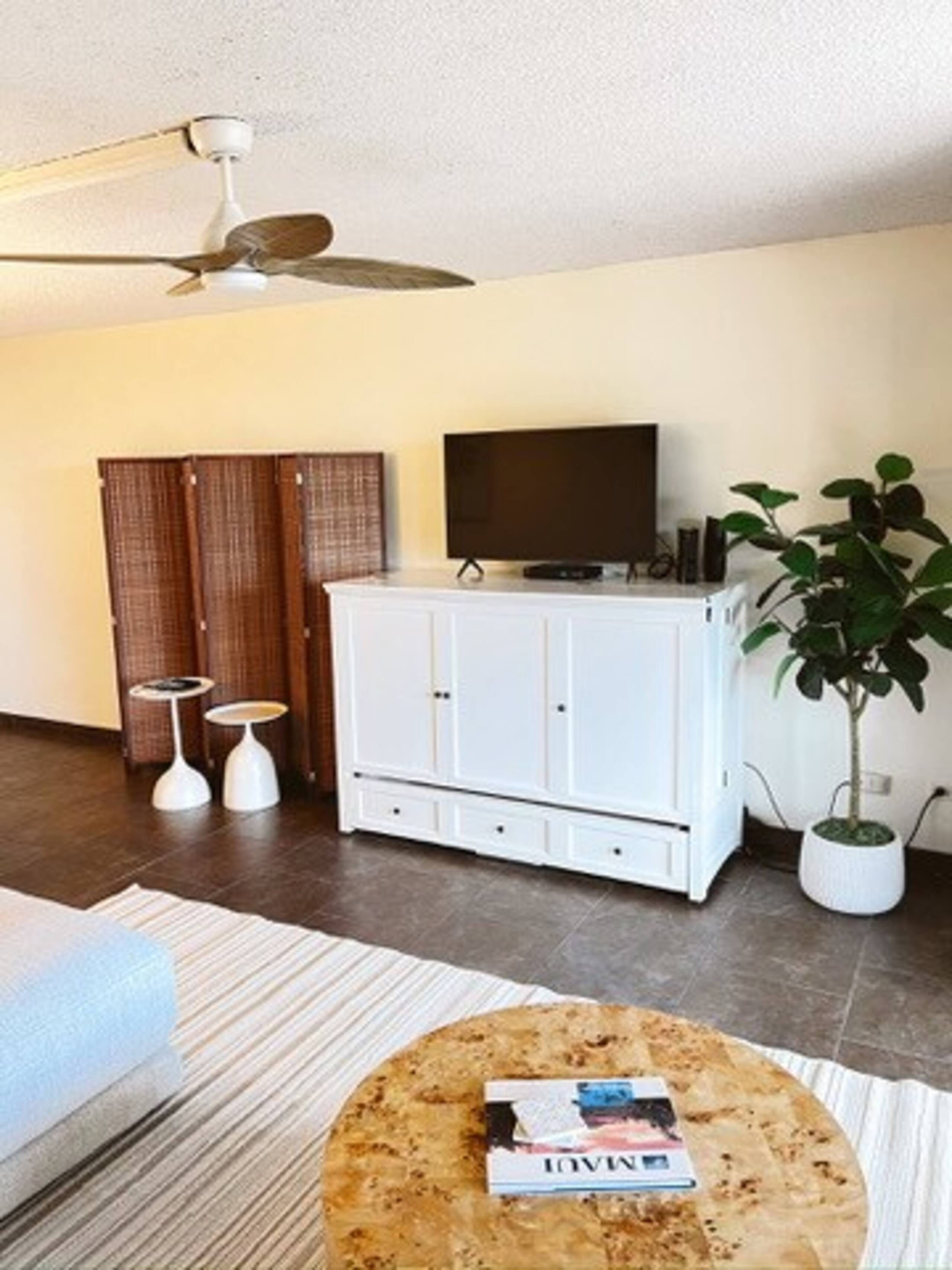 Stylish Retreat in South Maui - Photo 4