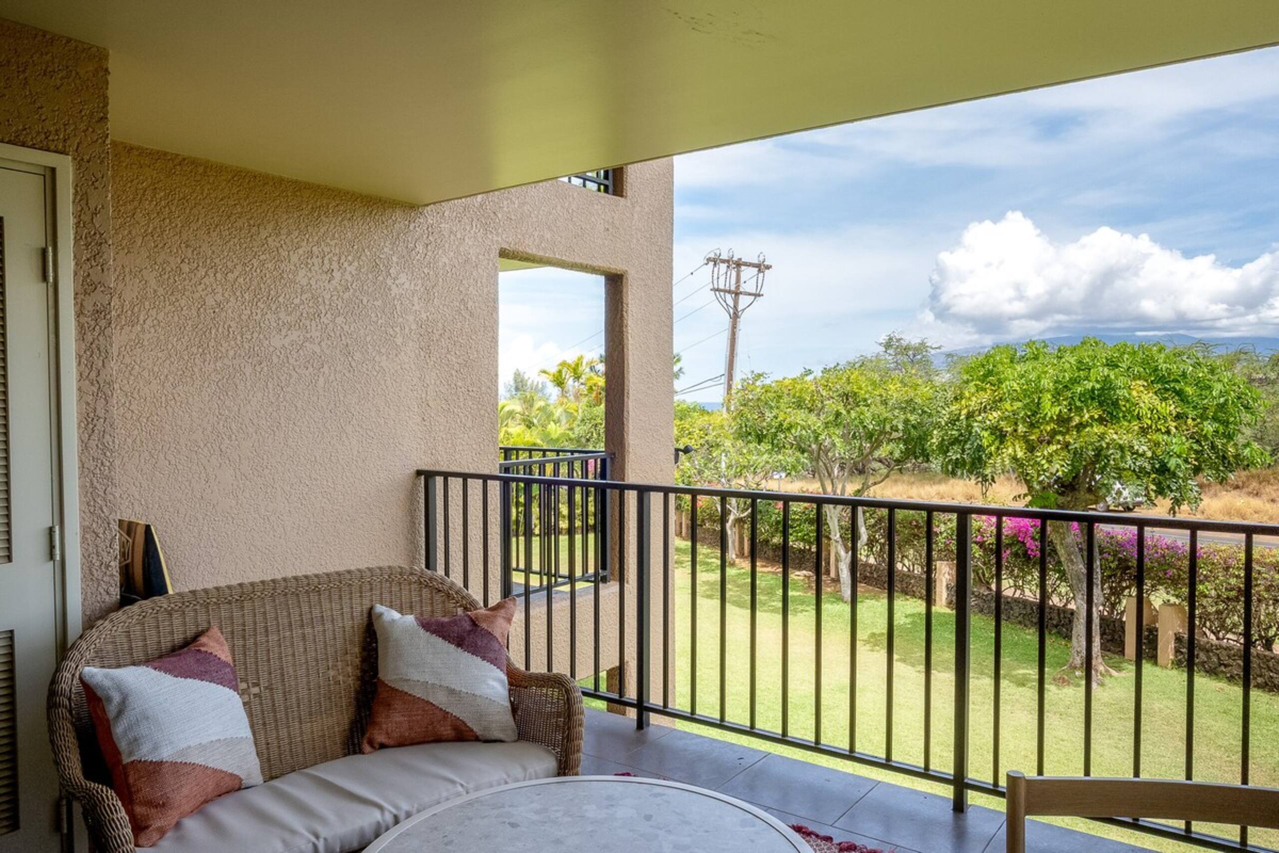 Stylish Retreat in South Maui - Photo 20