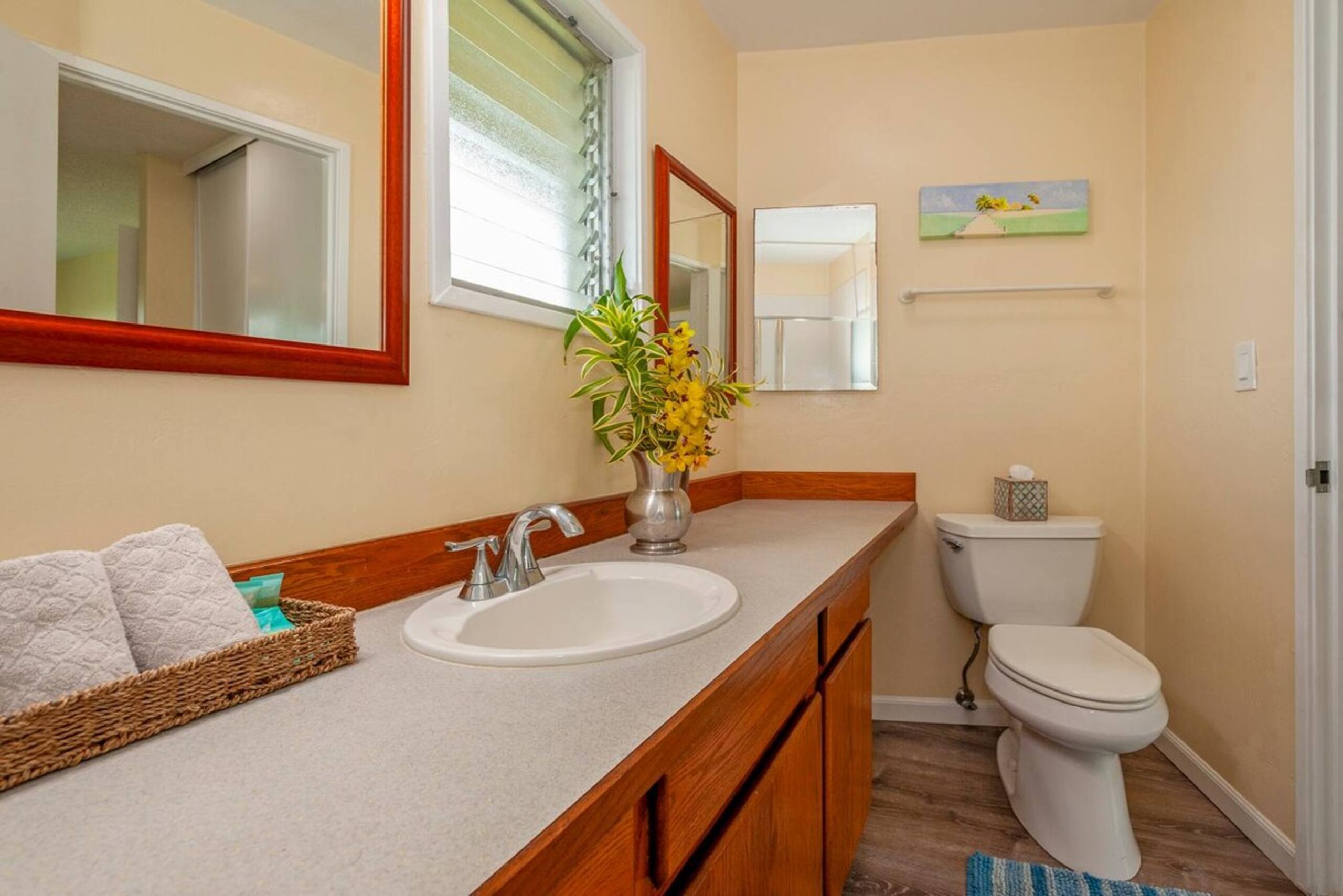 Classic Hawaiian Charmer - Spacious and Cheerful - Photo 23
