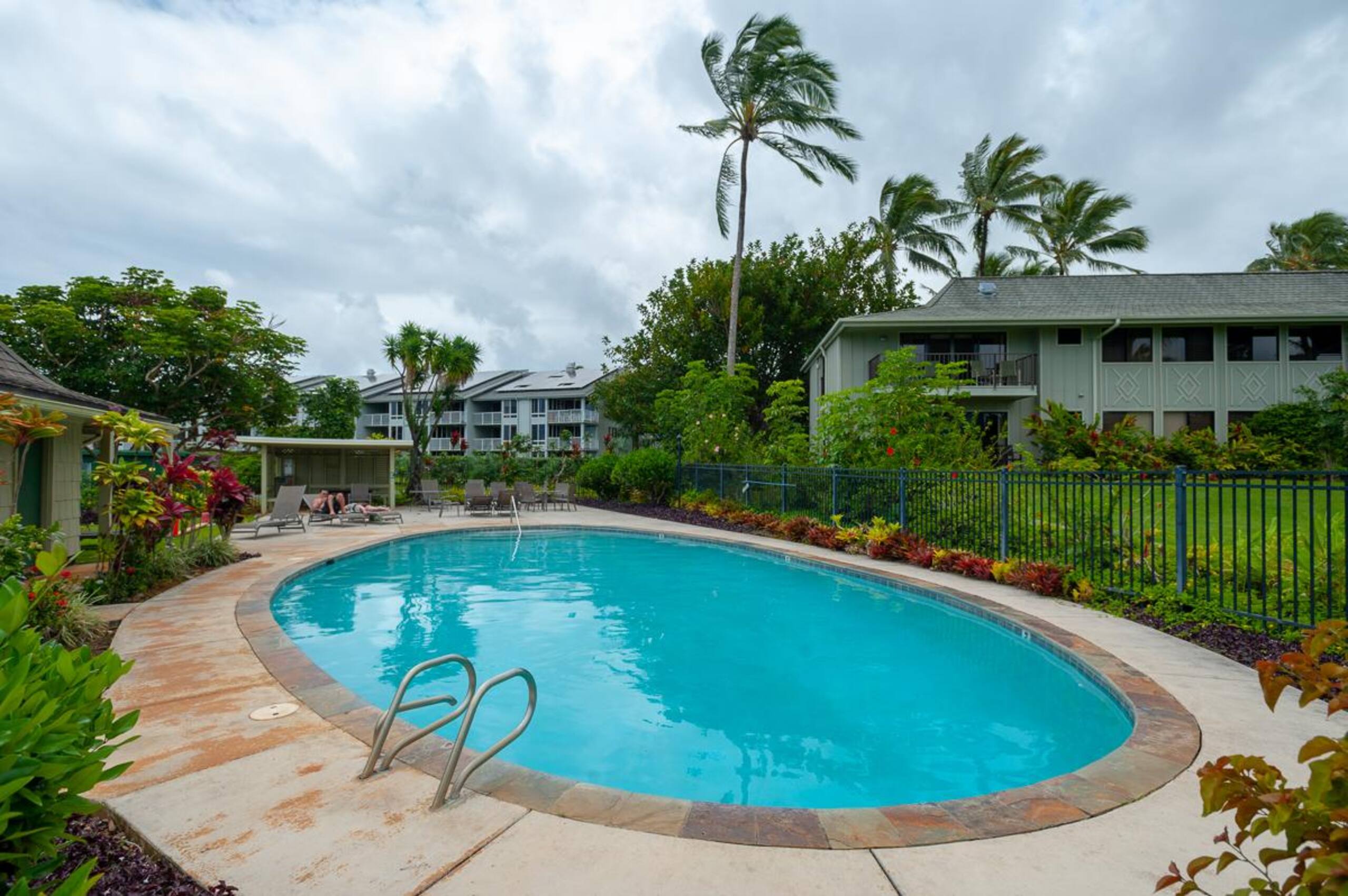 Classic Hawaiian Charmer - Spacious and Cheerful - Photo 22