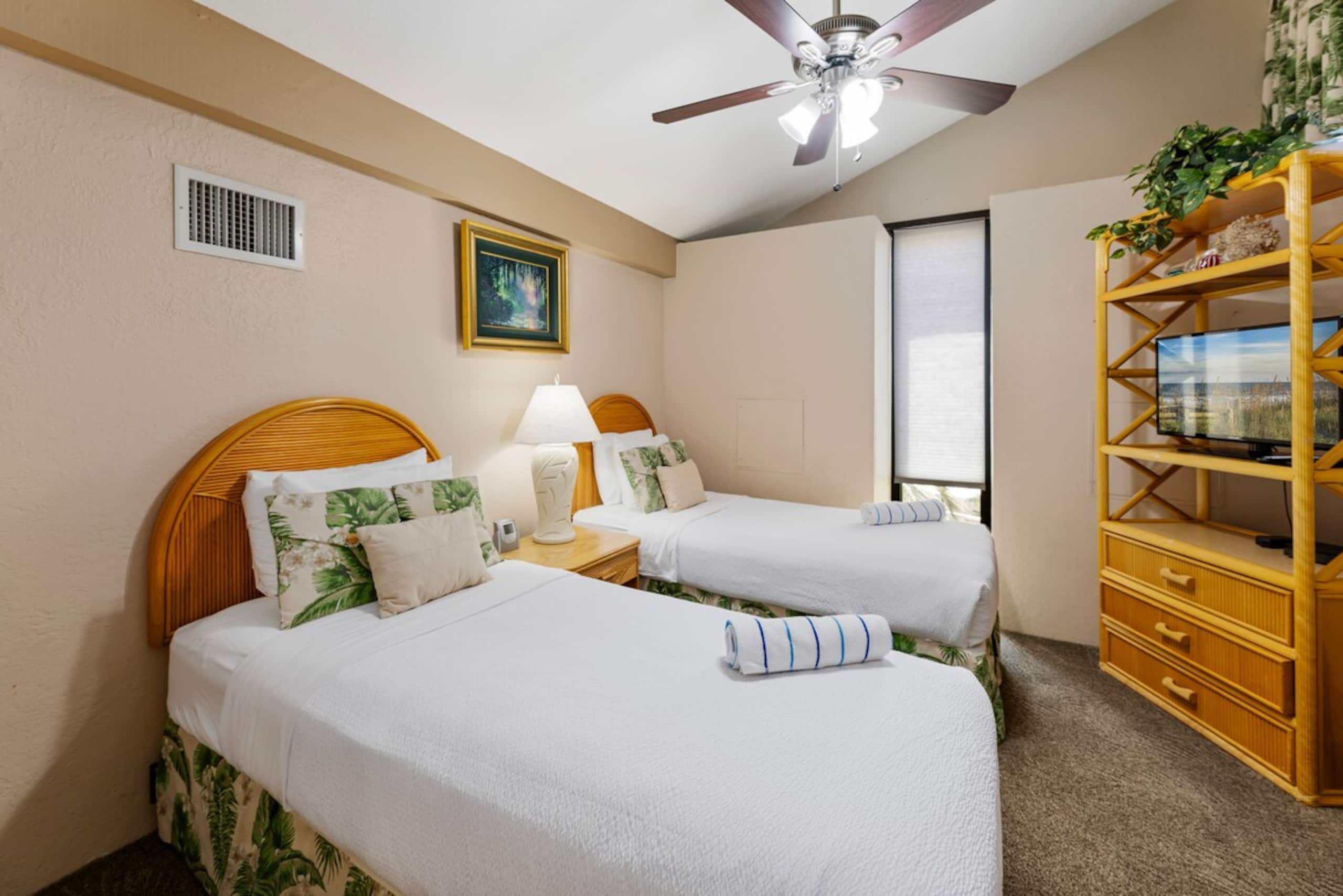 Wake up to Ocean Sounds - Oceanfront 3BR Condo - - Photo 8