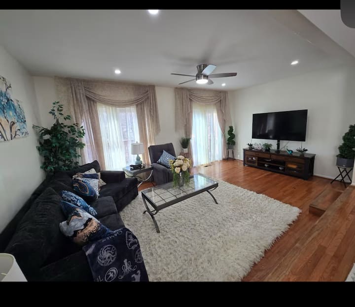 Modern 3br Townhome Near Dc & Amenities - Woodbridge, VA