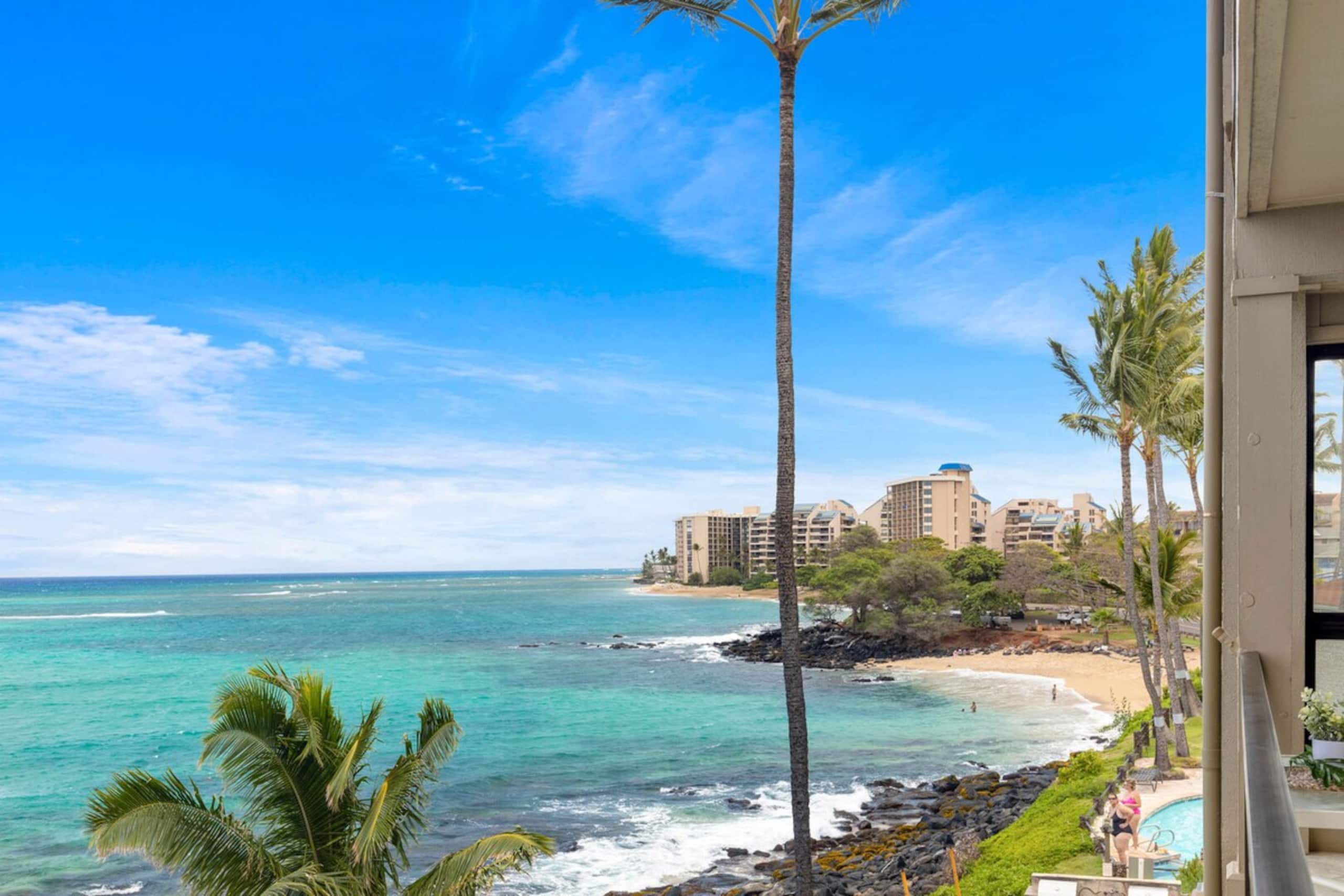 Tropical, modern finishes with vast ocean views - Photo 3