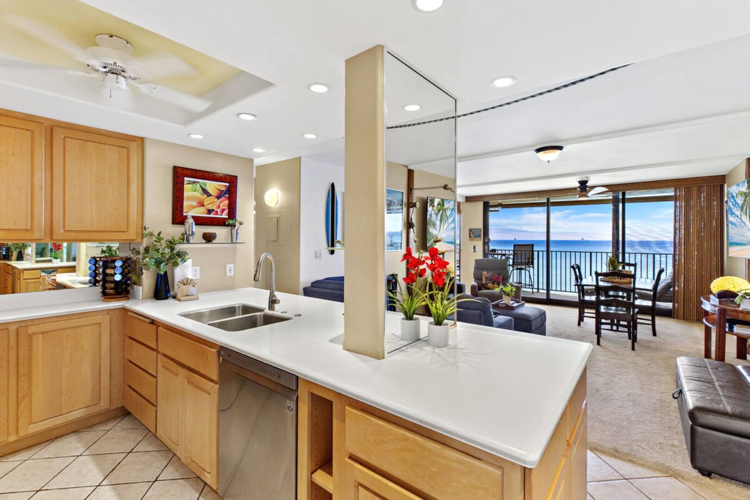 Lanai Dining, Island views and Sealife watching - Photo 11