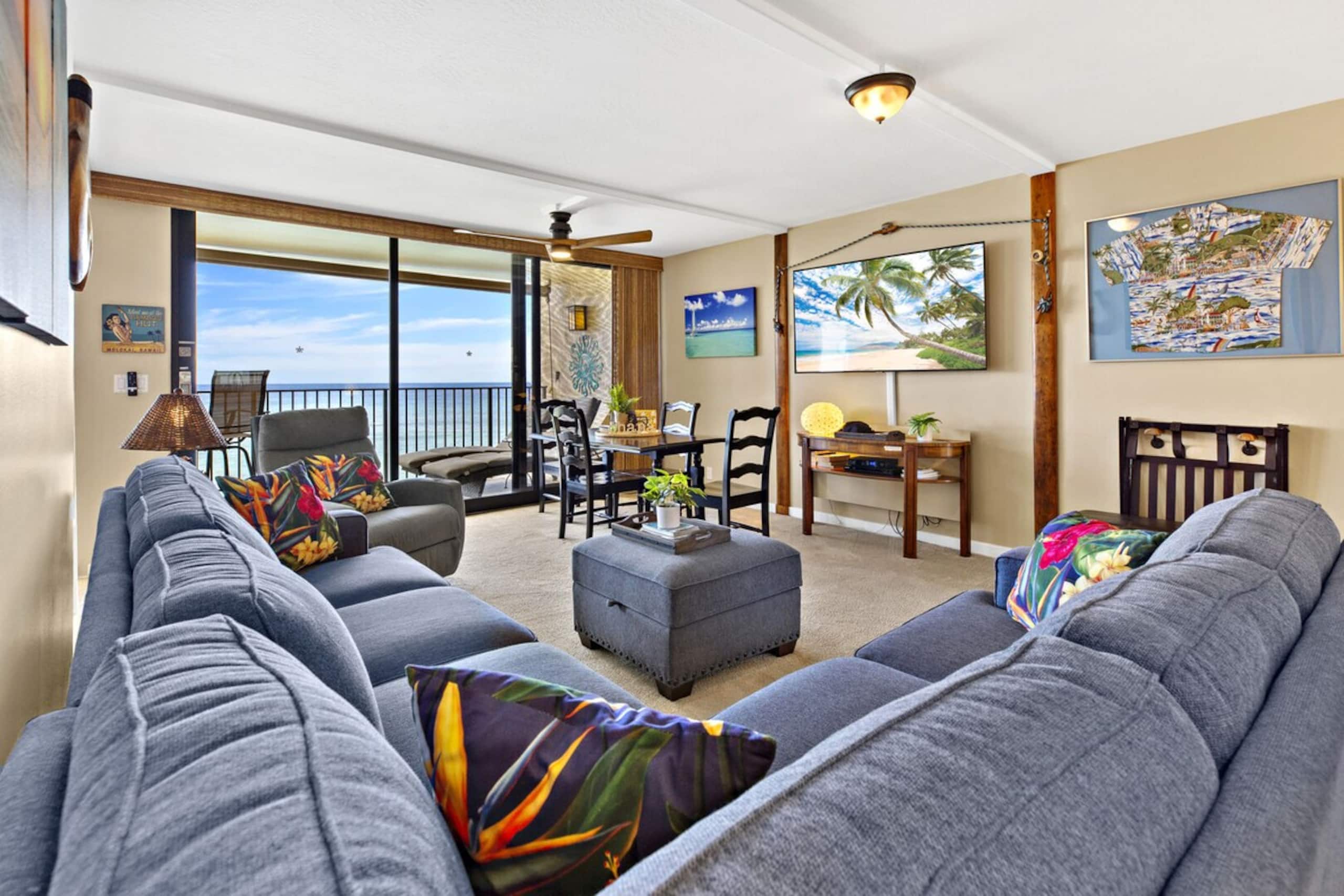 Lanai Dining, Island views and Sealife watching - Photo 6