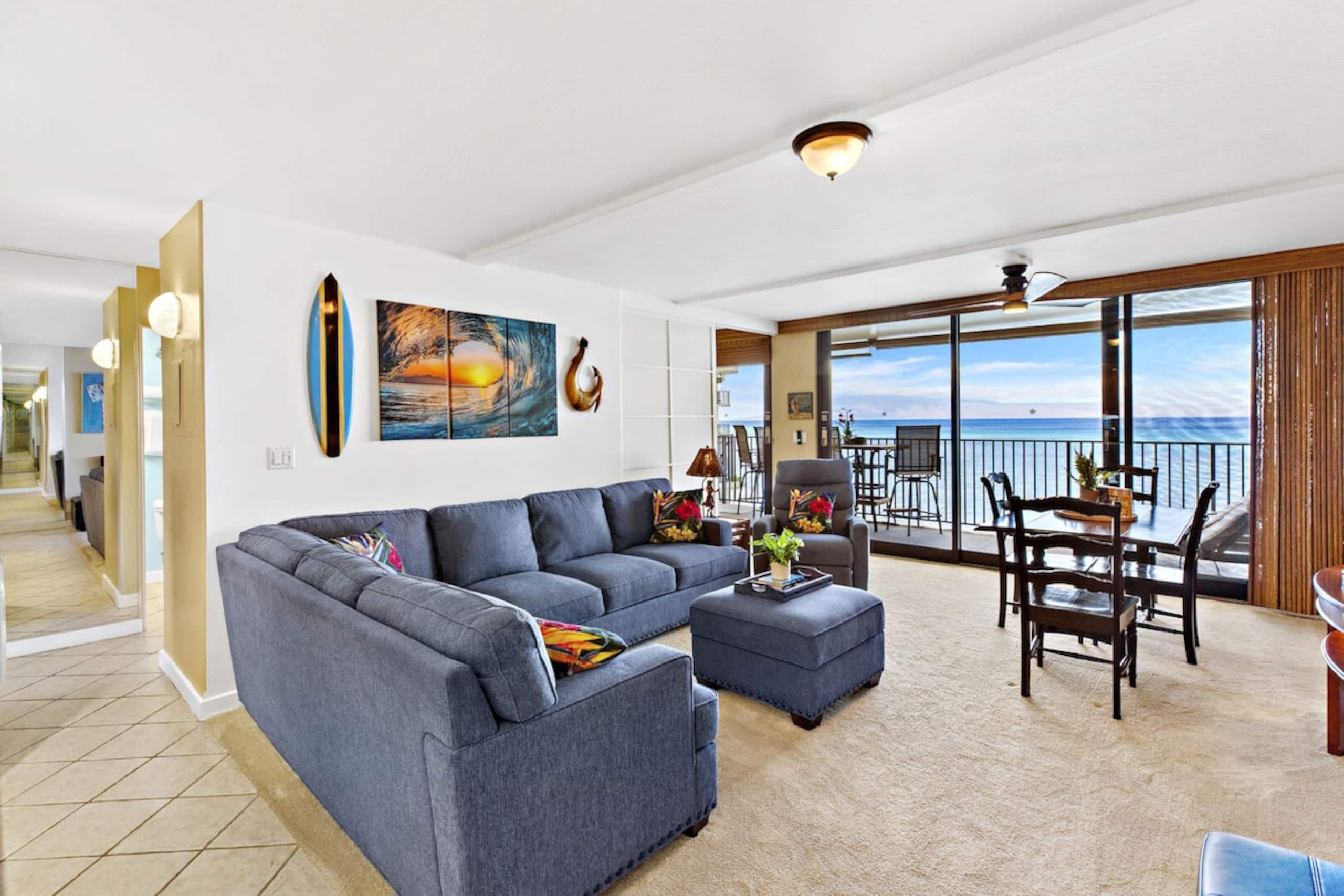 Lanai Dining, Island views and Sealife watching - Photo 3