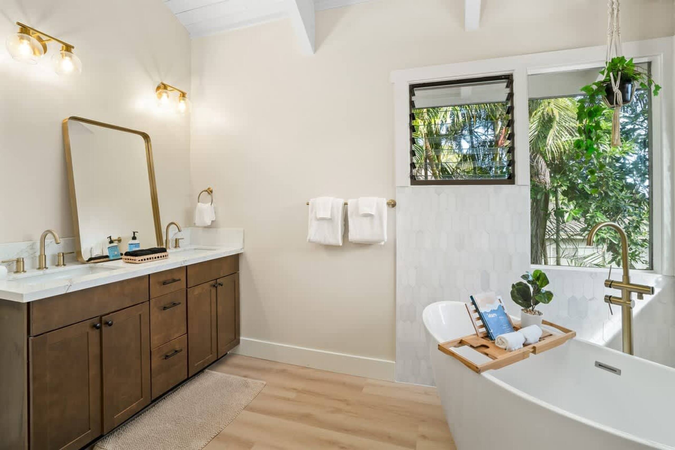 Kauai Mermaid Queen Sanctuary - Sleeps 16 - A/C - Photo 16