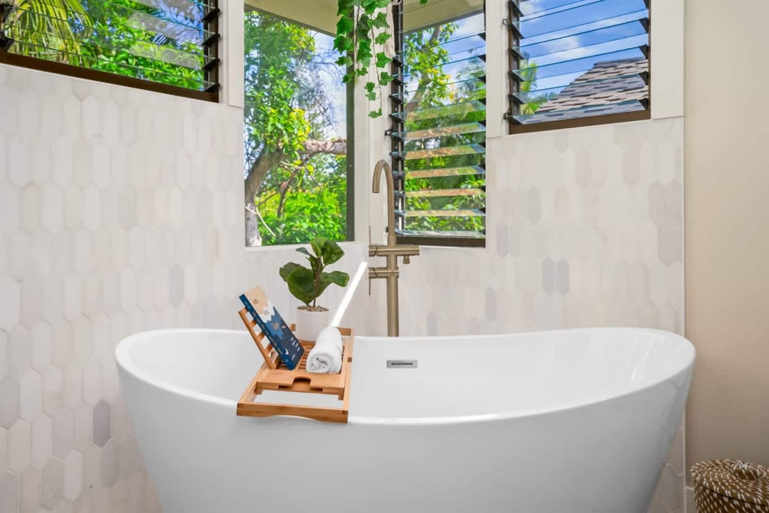 Kauai Mermaid Queen Sanctuary - Sleeps 16 - A/C - Photo 9