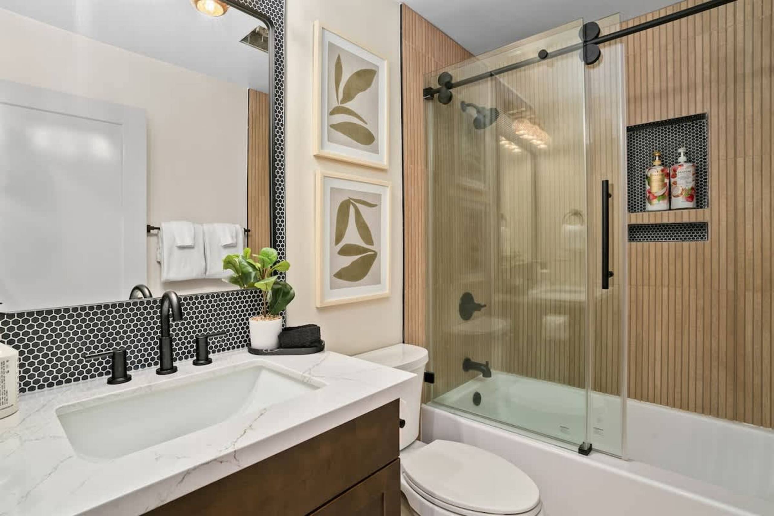 Kauai Mermaid Queen Sanctuary - Sleeps 16 - A/C - Photo 8