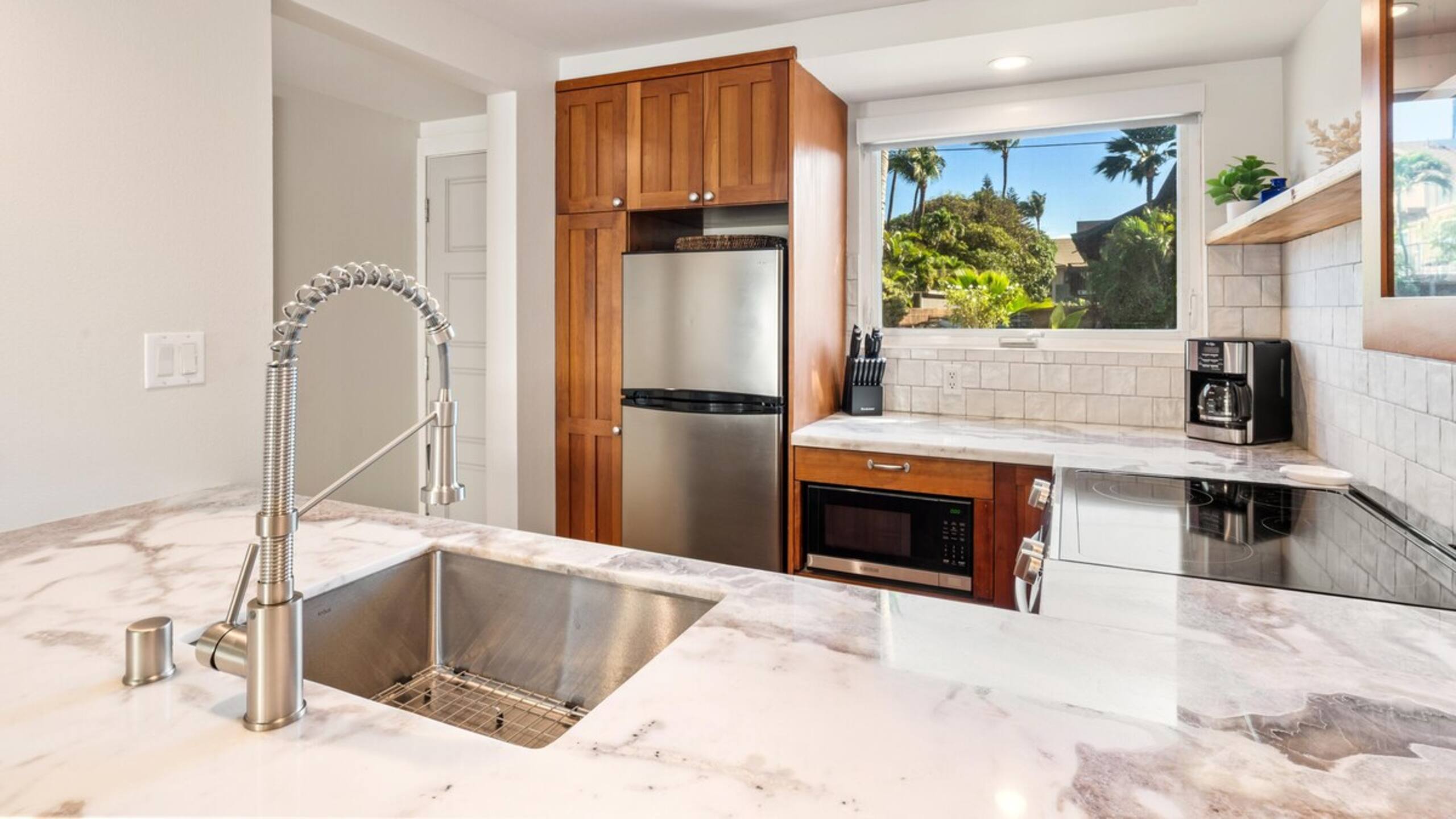 Boutique Beachside 1bd I Aloha Pualani Suite 3 - Photo 28