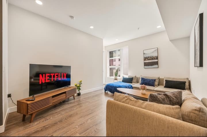 Modern Designer Apartment | Cozy Clean  Spacious - West Hollywood, CA