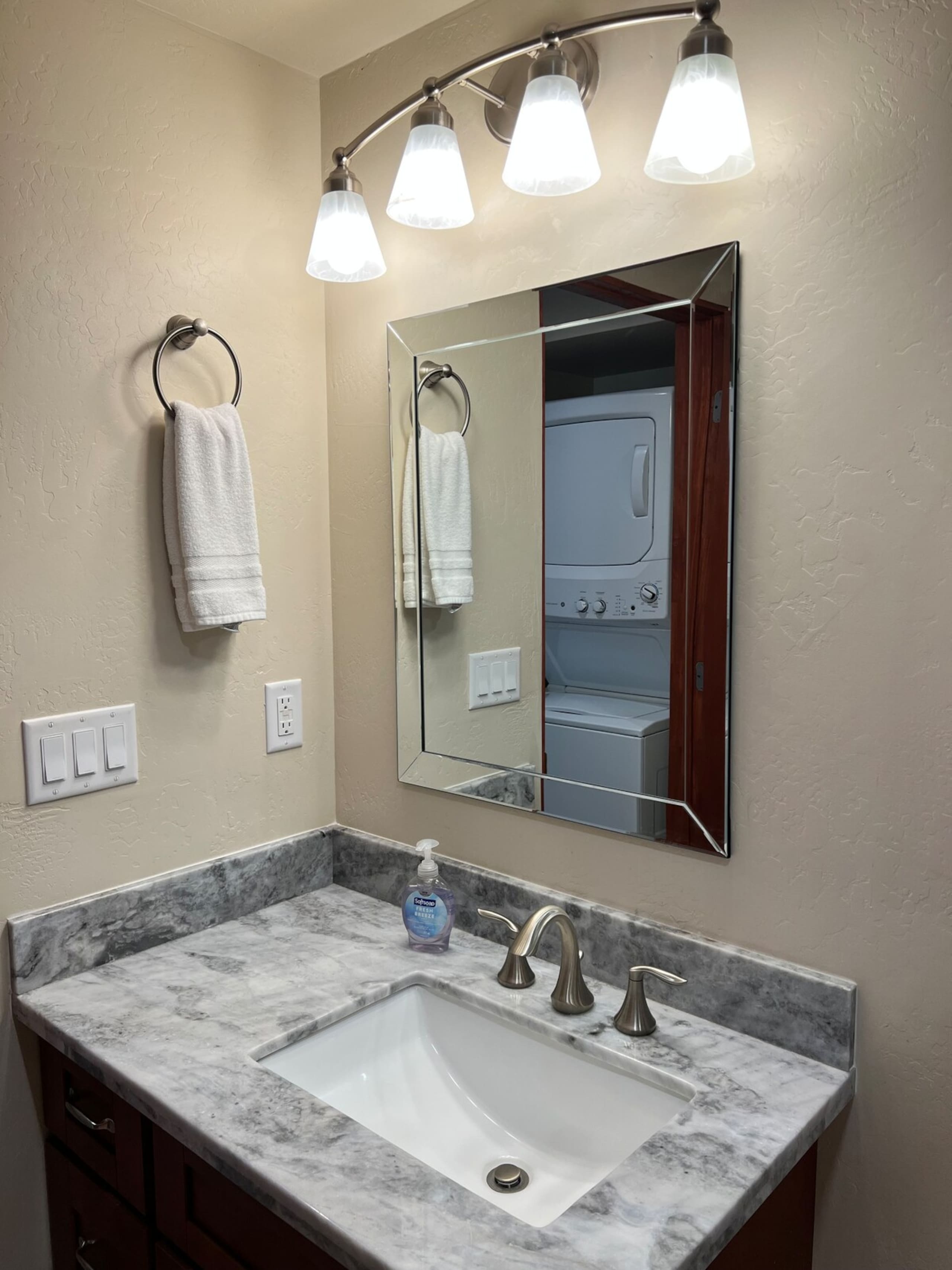Steps to Maui's Charley Young Beach 4, Condo Apt 4 - Photo 8
