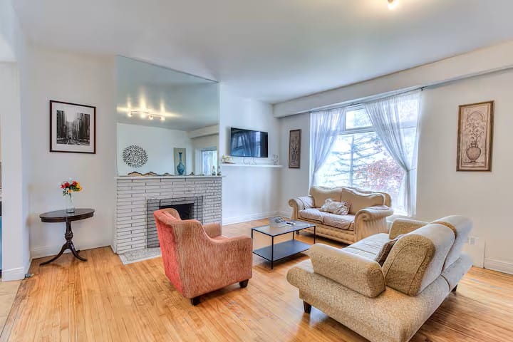6br Riverfront Home With Sunroom And Parking - Montreal
