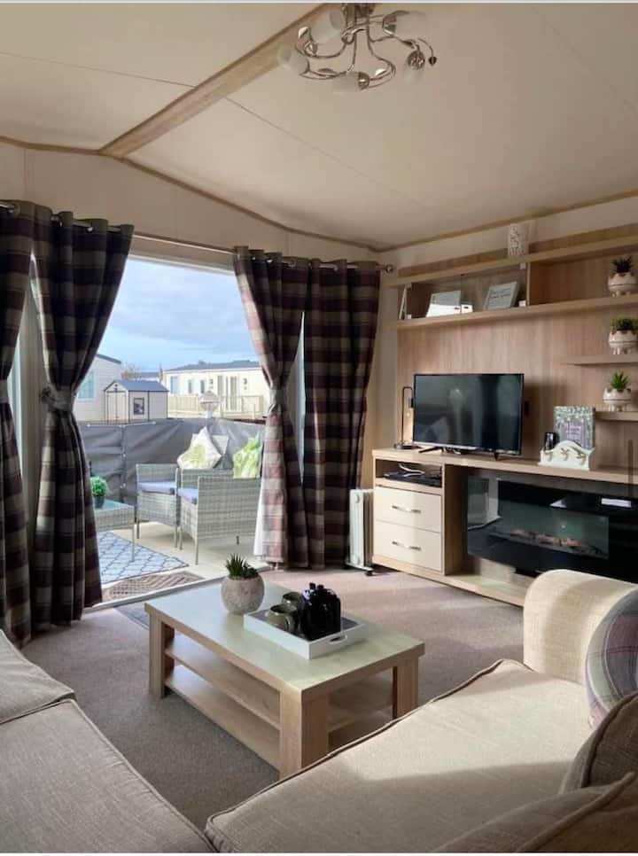 Gorgeous B9, On Unity Beach, 6 Berth, 2 Bedroom - Burnham-on-Sea