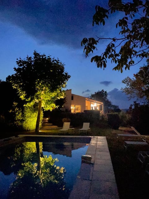 5 bedroom house, pool, on Lake St. Croix – Bauduen